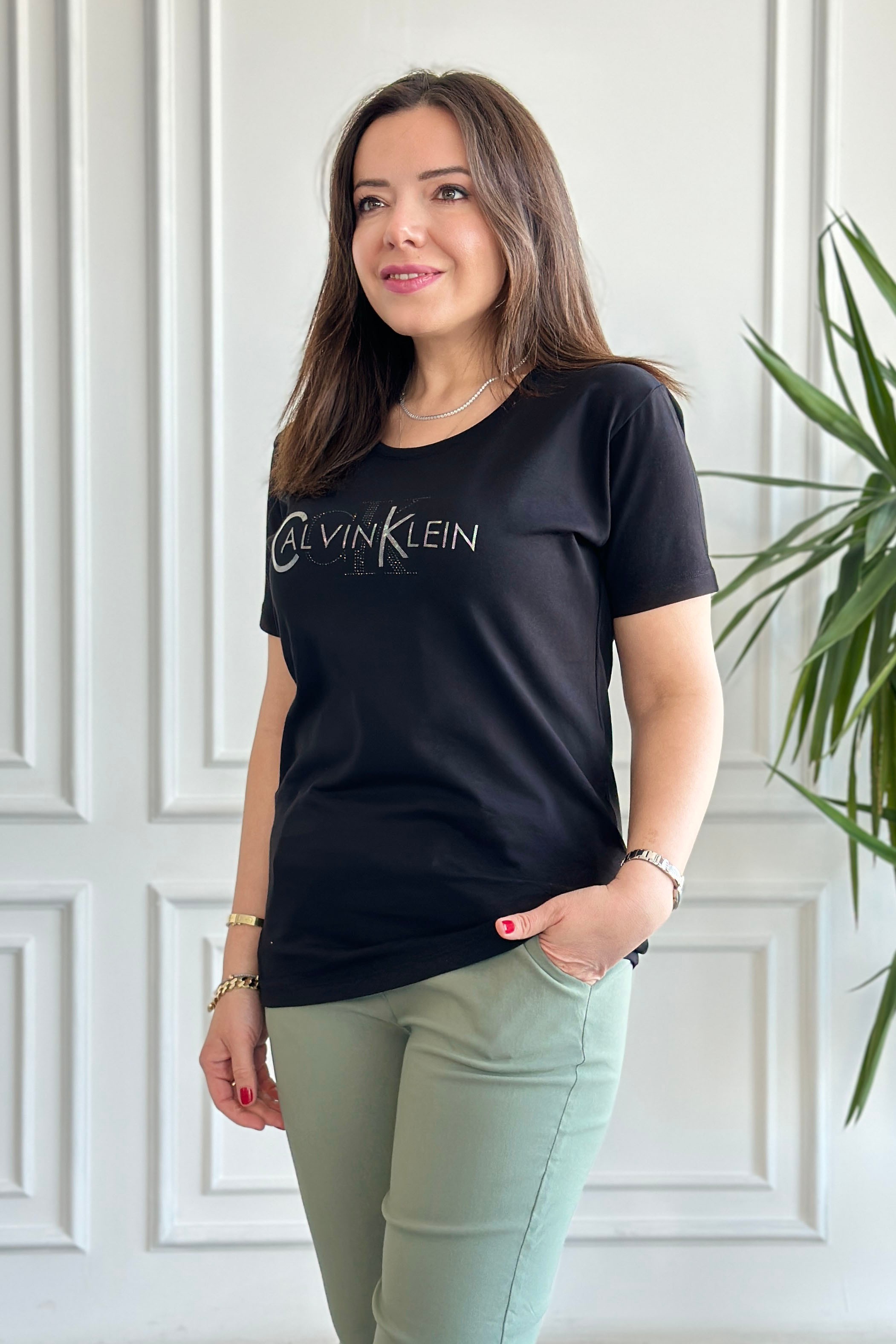 Bisiklet Yaka Önü Yazı Ve Taş Detaylı T-Shirt
