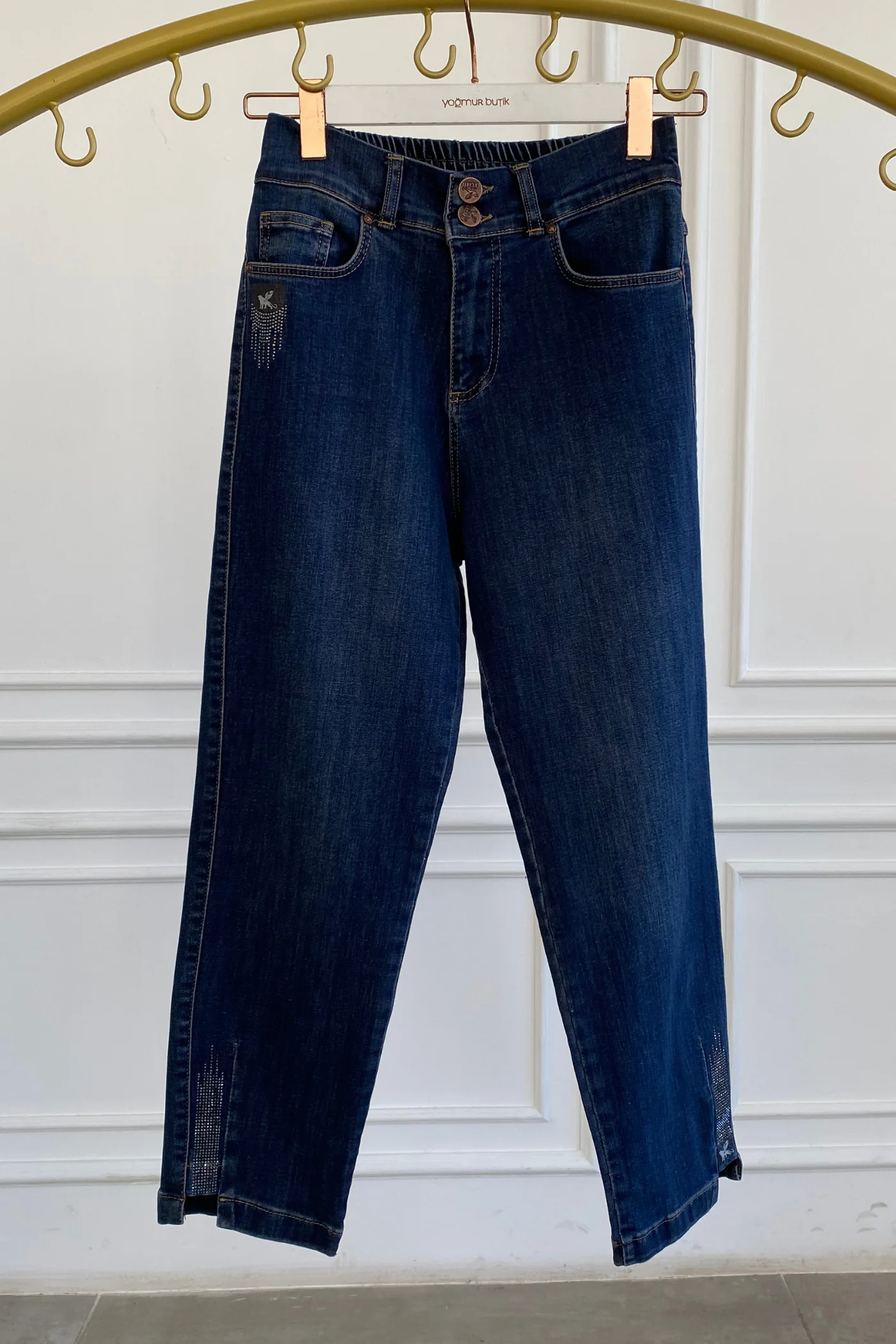 Beli Lastikli Bel Ve Paça Taş Detaylı Mom Jean