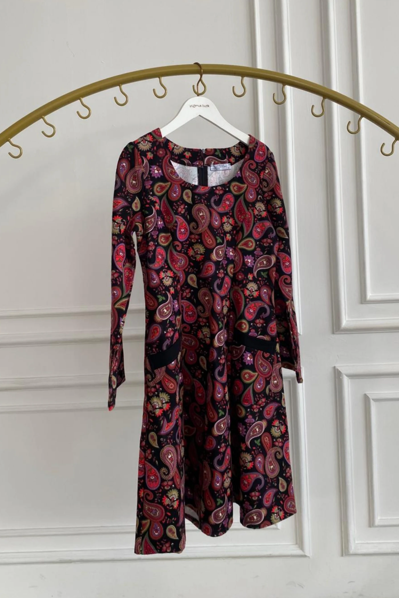 Oval Yaka Yanları Cep Detaylı Pazen Çan Elbise - SIYAH MOR