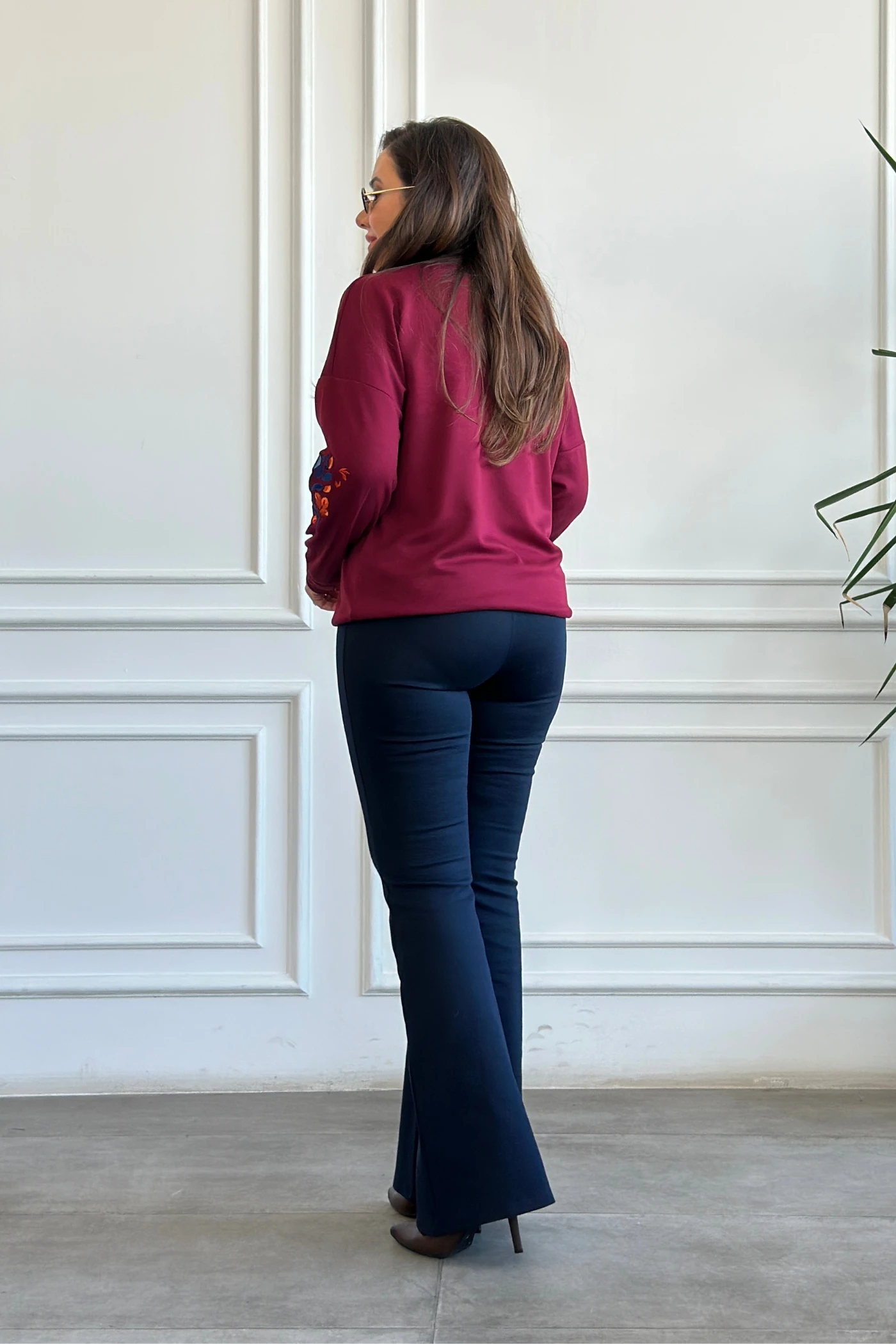 Önü Ve Kolları Nakış İşlemeli Sweat 