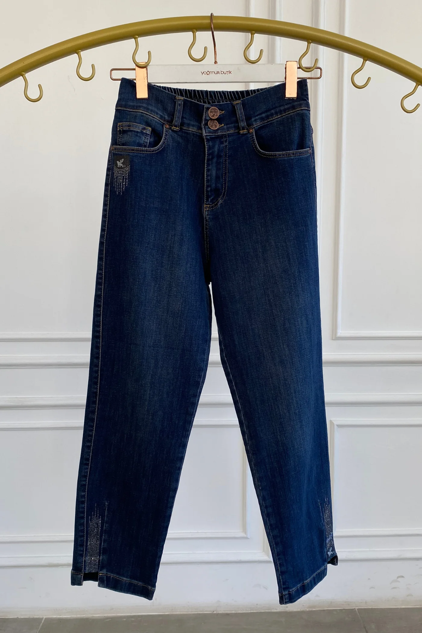 Beli Lastikli Bel Ve Paça Taş Detaylı Mom Jean