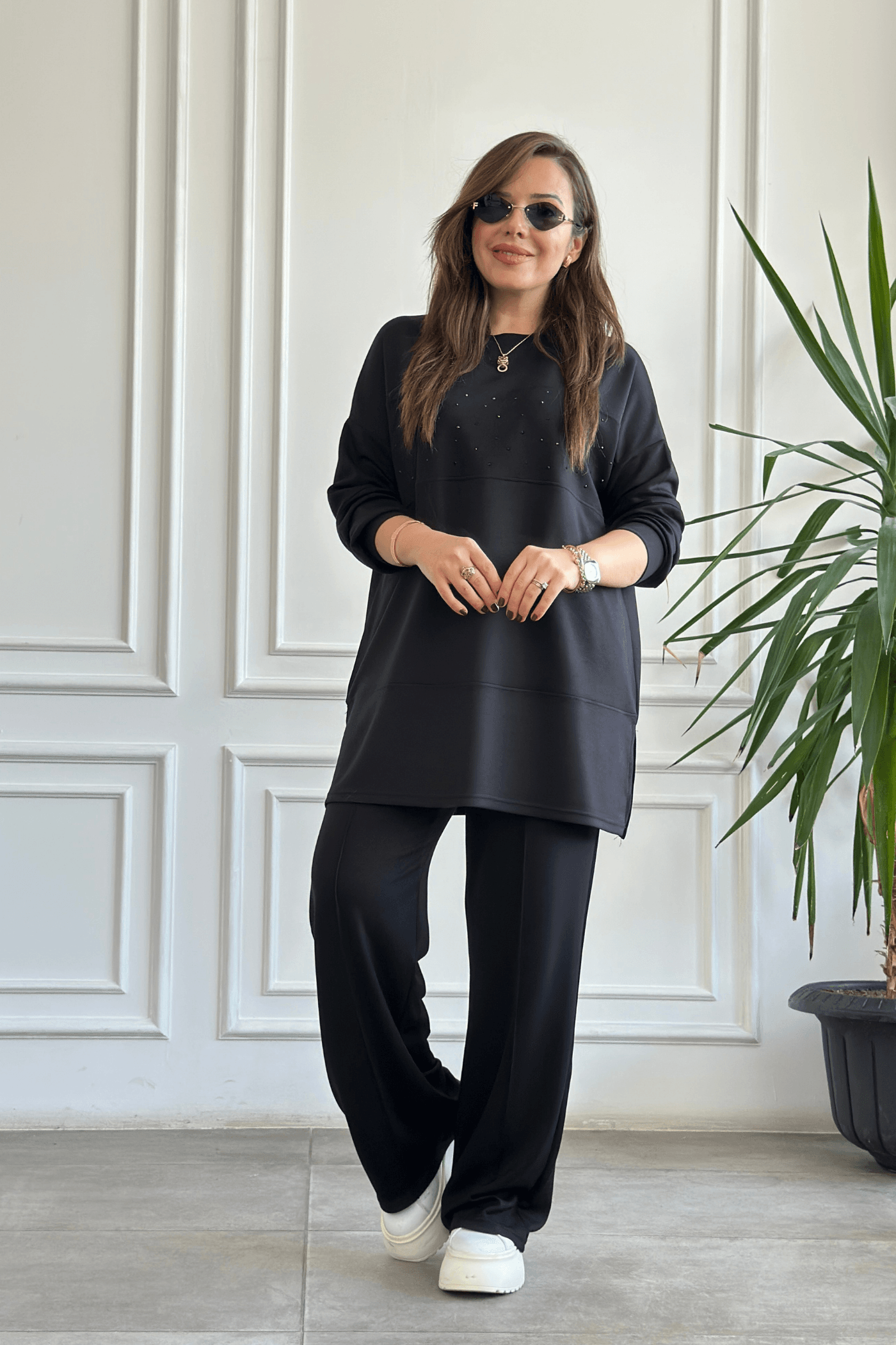 Önü Taş Detaylı Takım