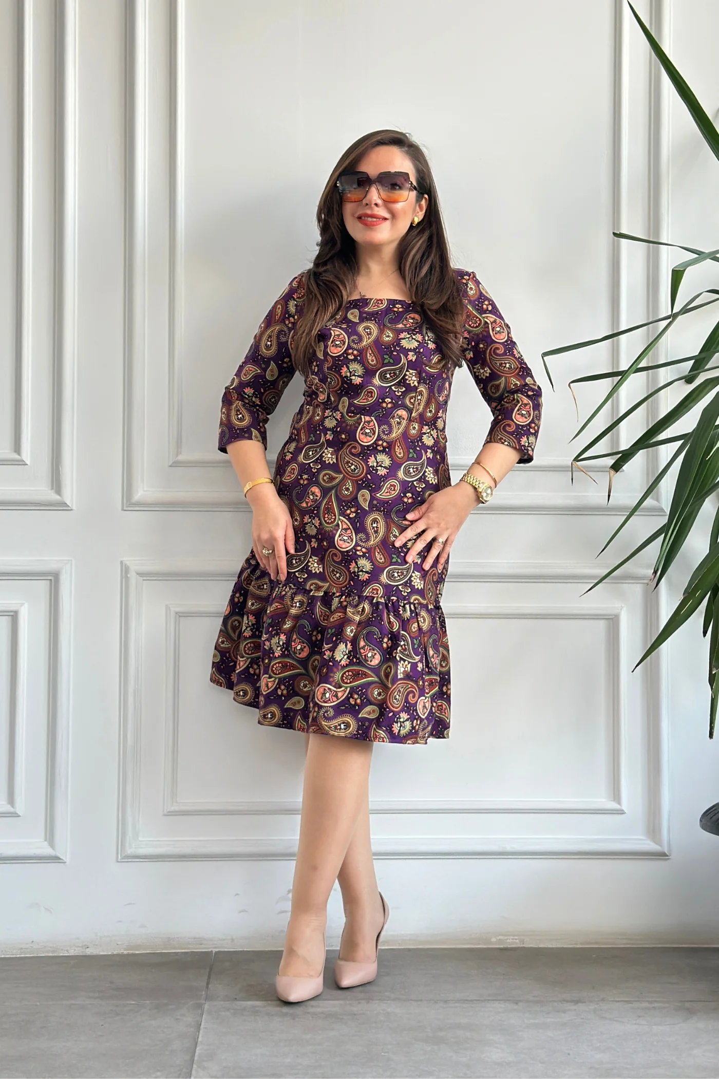 Etek Ucu Fırfırlı Kare Yaka Pazen Elbise - MOR