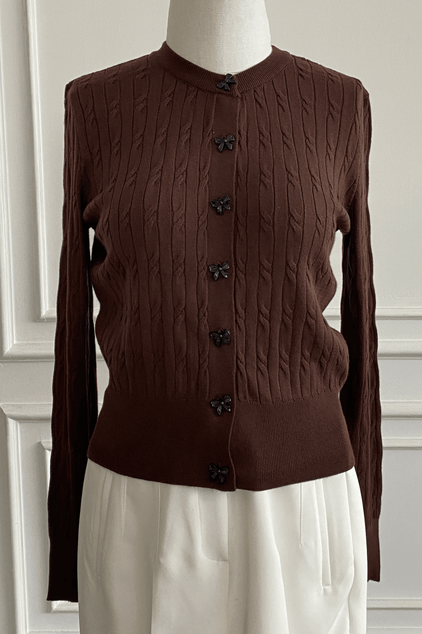 Kelebek Metal Aksesuar Detaylı Triko Ceket - KAHVERENGI