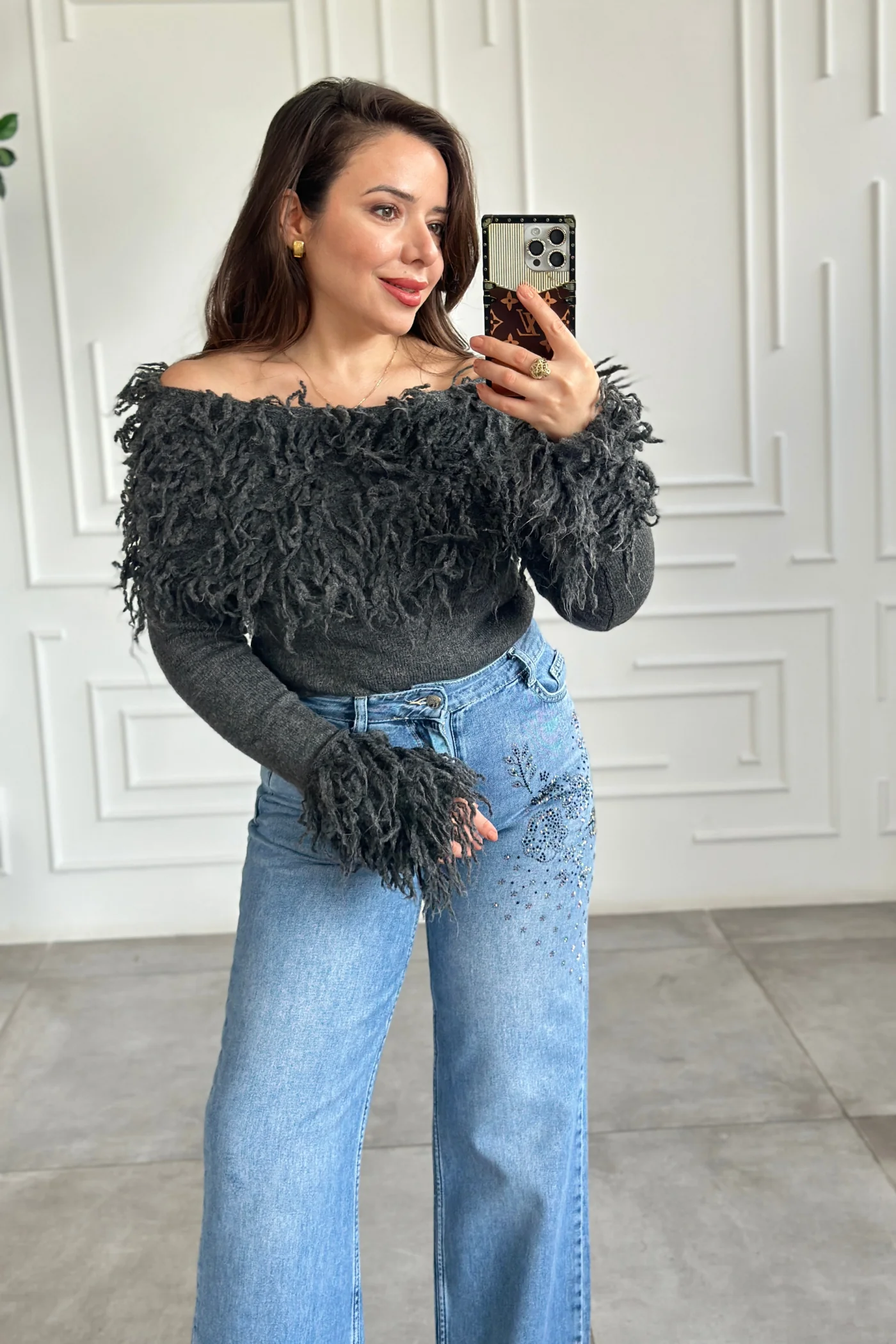 Püsküllü Madonna Yaka Triko