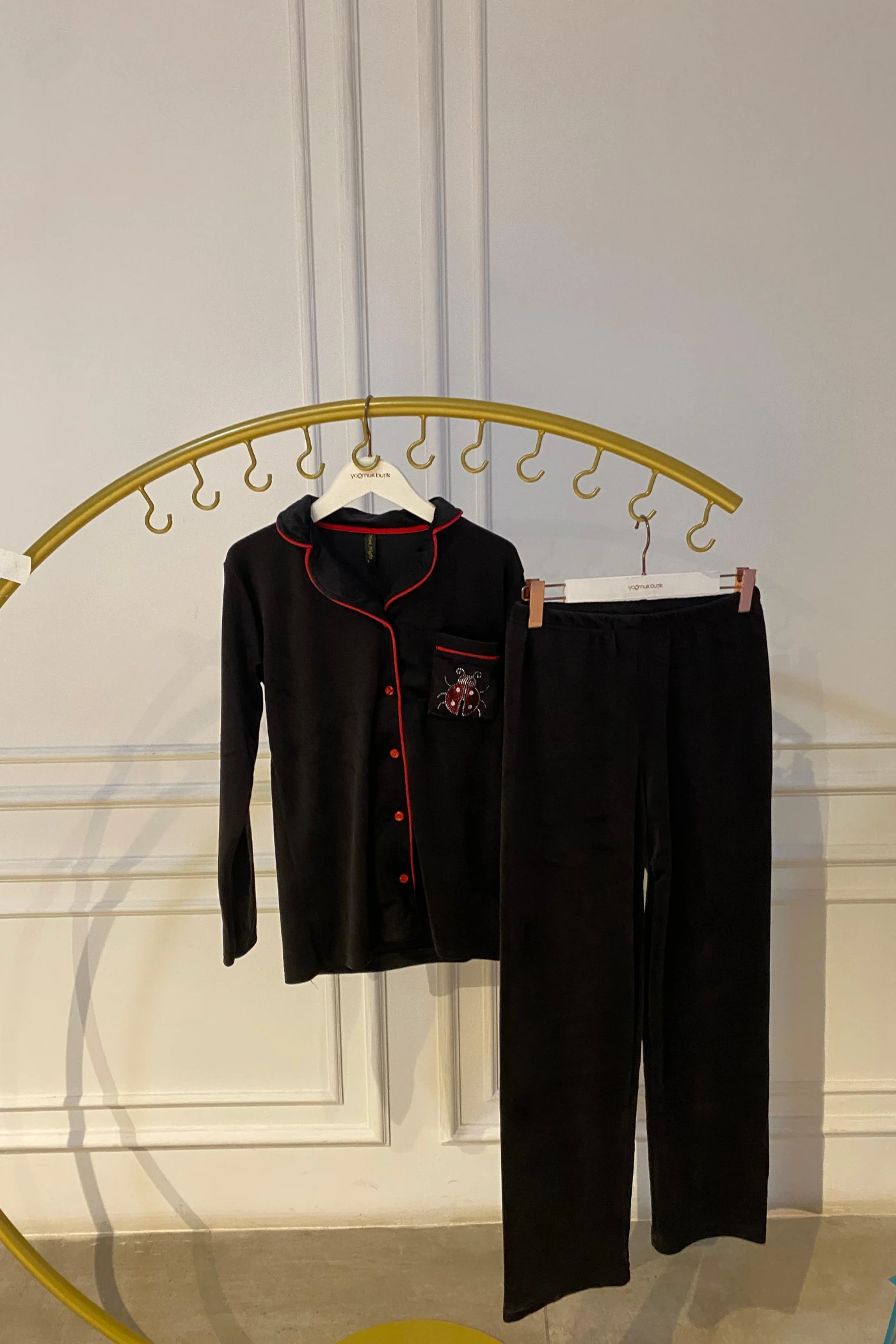 Cebi Uğur Böceği İşlemeli Pijama Takımı