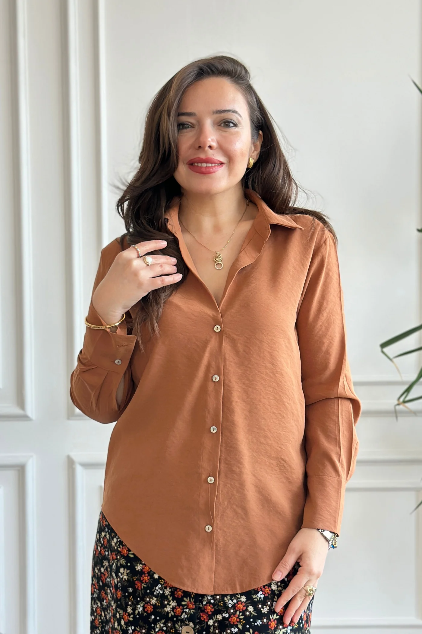 Kolları Çift Düğme Detaylı Modal Düz Gömlek