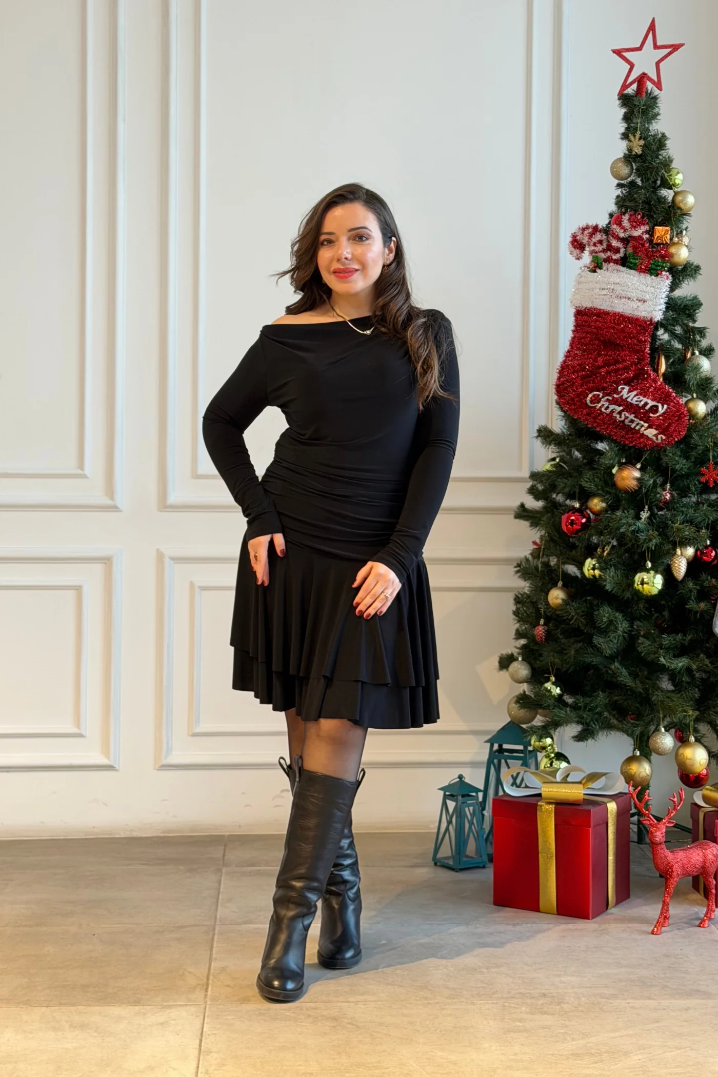 Drape Detaylı Eteği Katlı Elbise