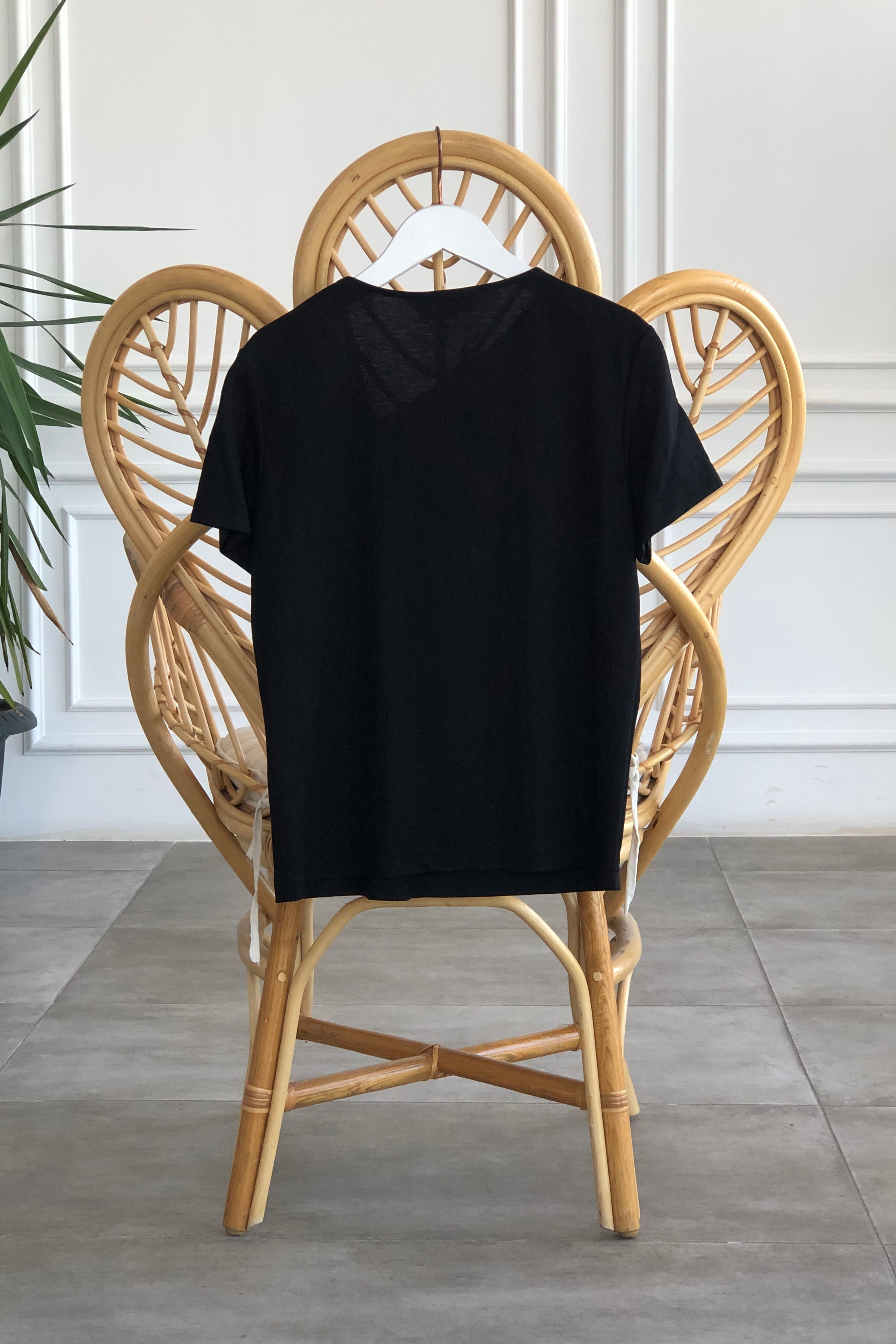 Asimetrik Yaka Göğüs Drapeli Şerit Ve Broş Detaylı T-Shirt