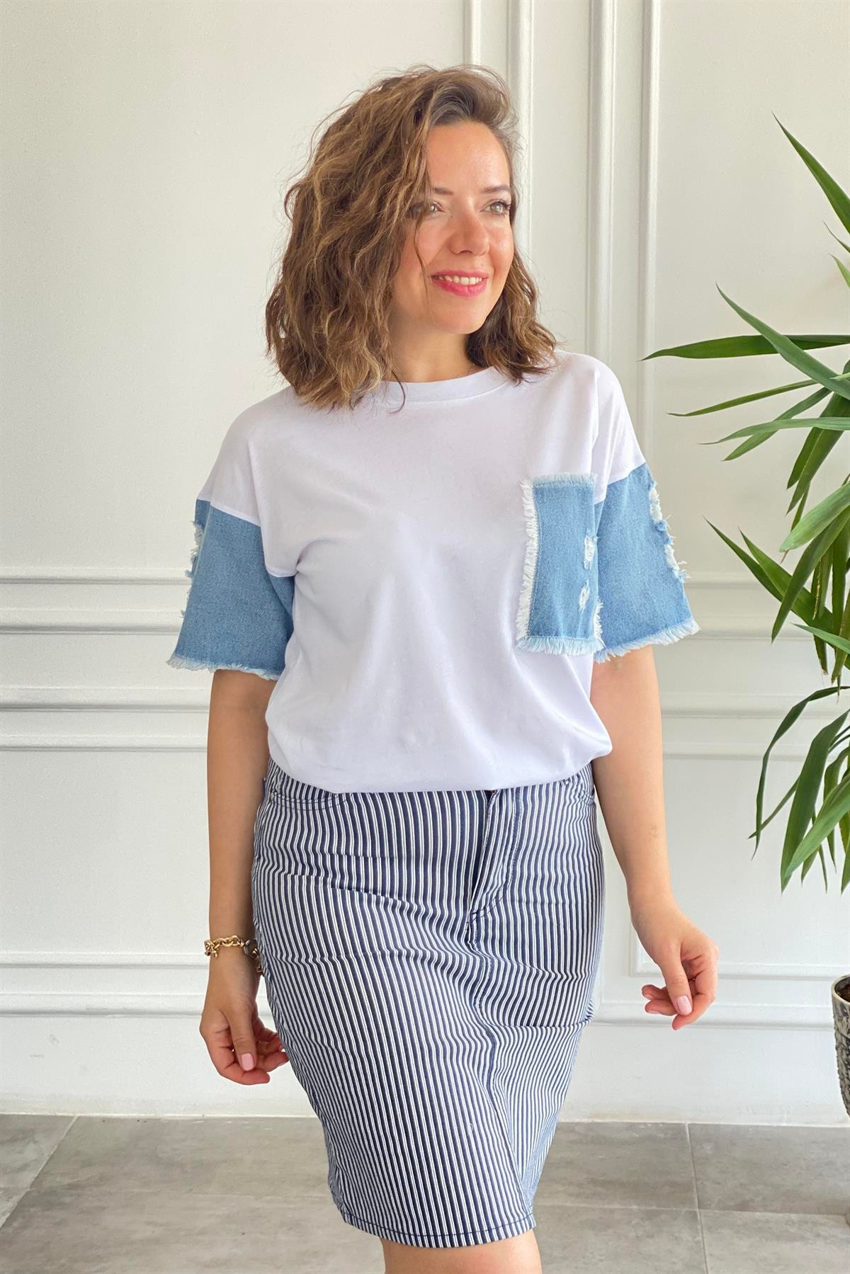 Cebi Ve Kolu Kot Detaylı T-Shirt