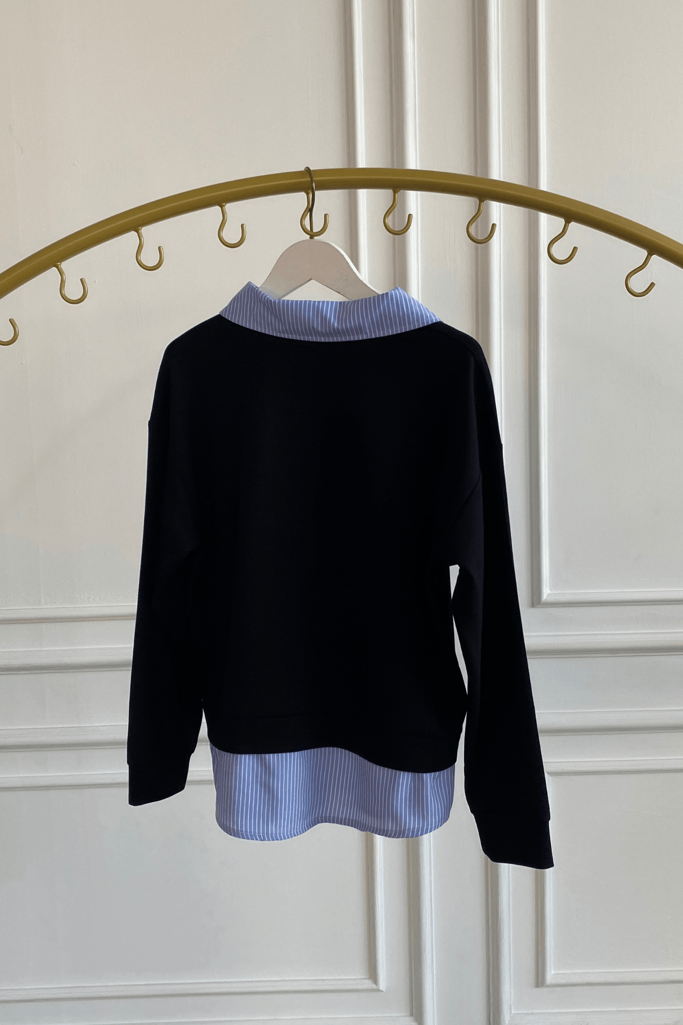 Kalp Nakışlı Polo Yaka Gömlek Detaylı Sweat