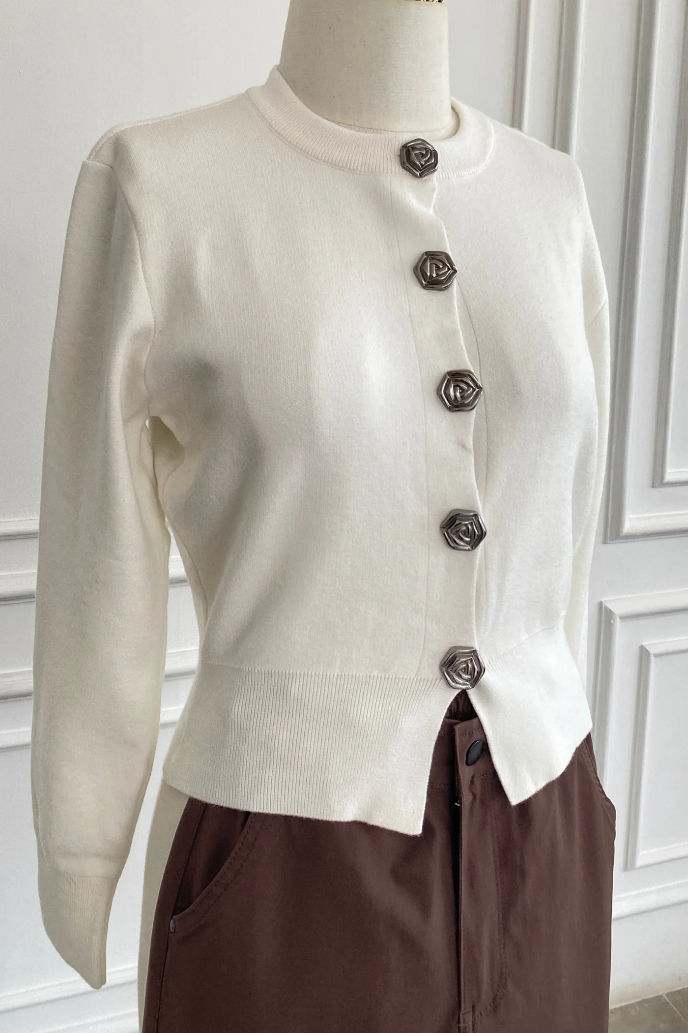 Önden Düğme Detaylı Triko Ceket