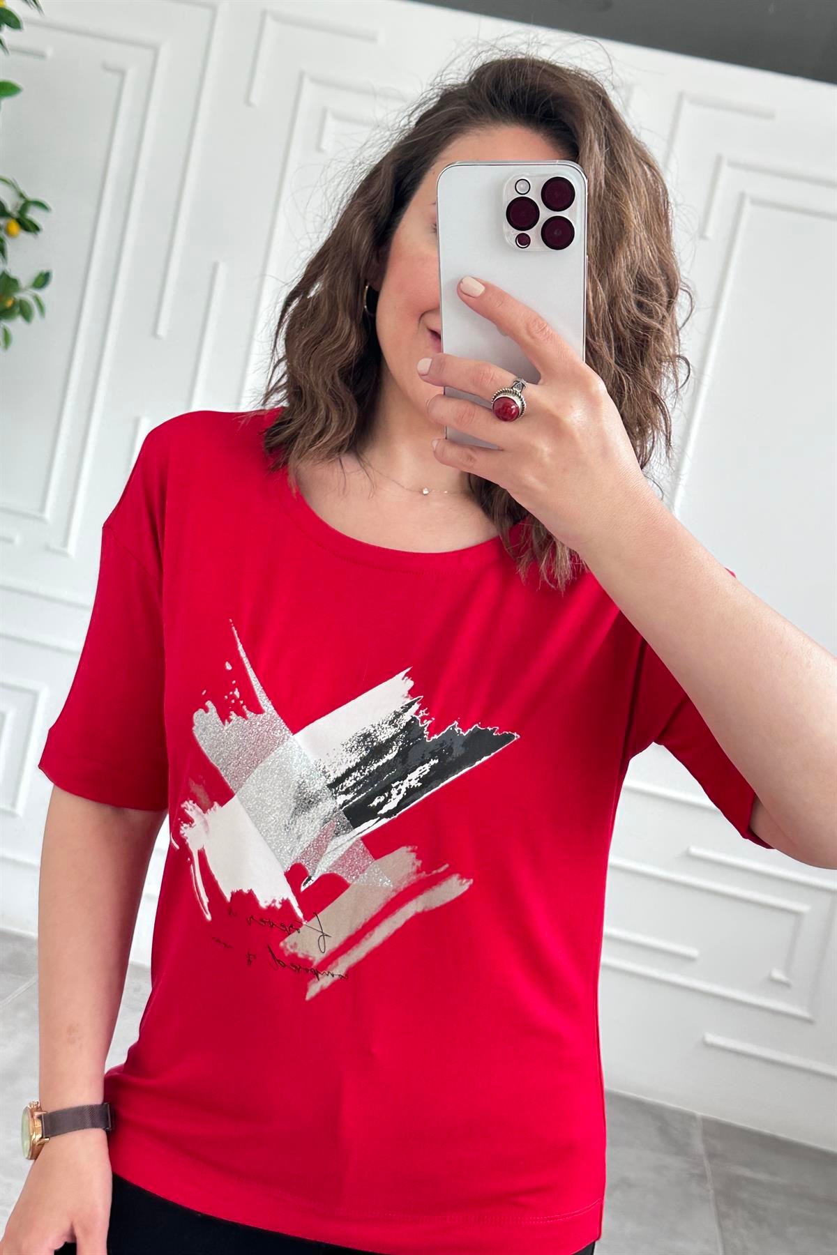 Önü Yazı Ve Sim Detaylı T-Shirt