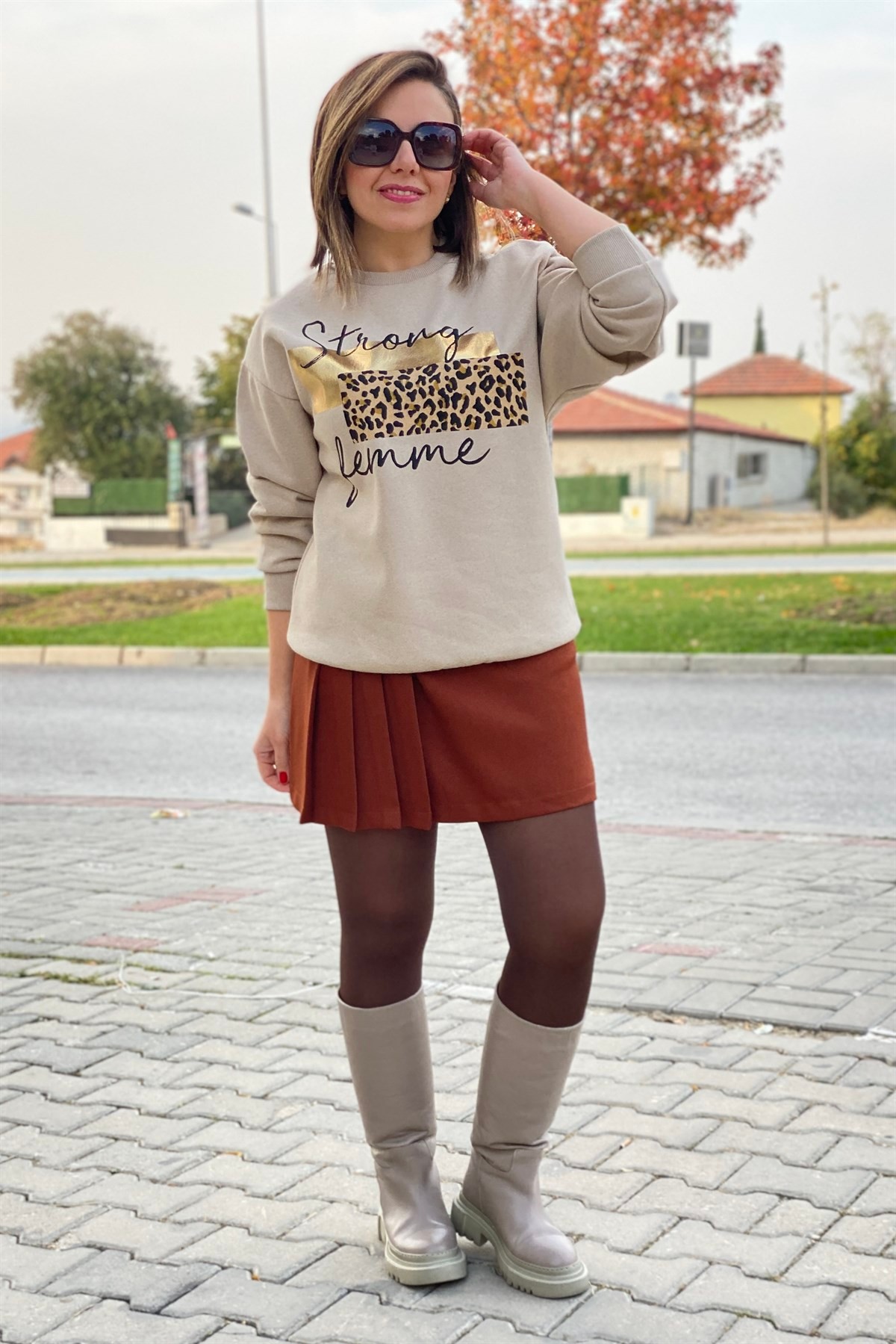 Zincir Aksesuarlı Yan Pileli Etek