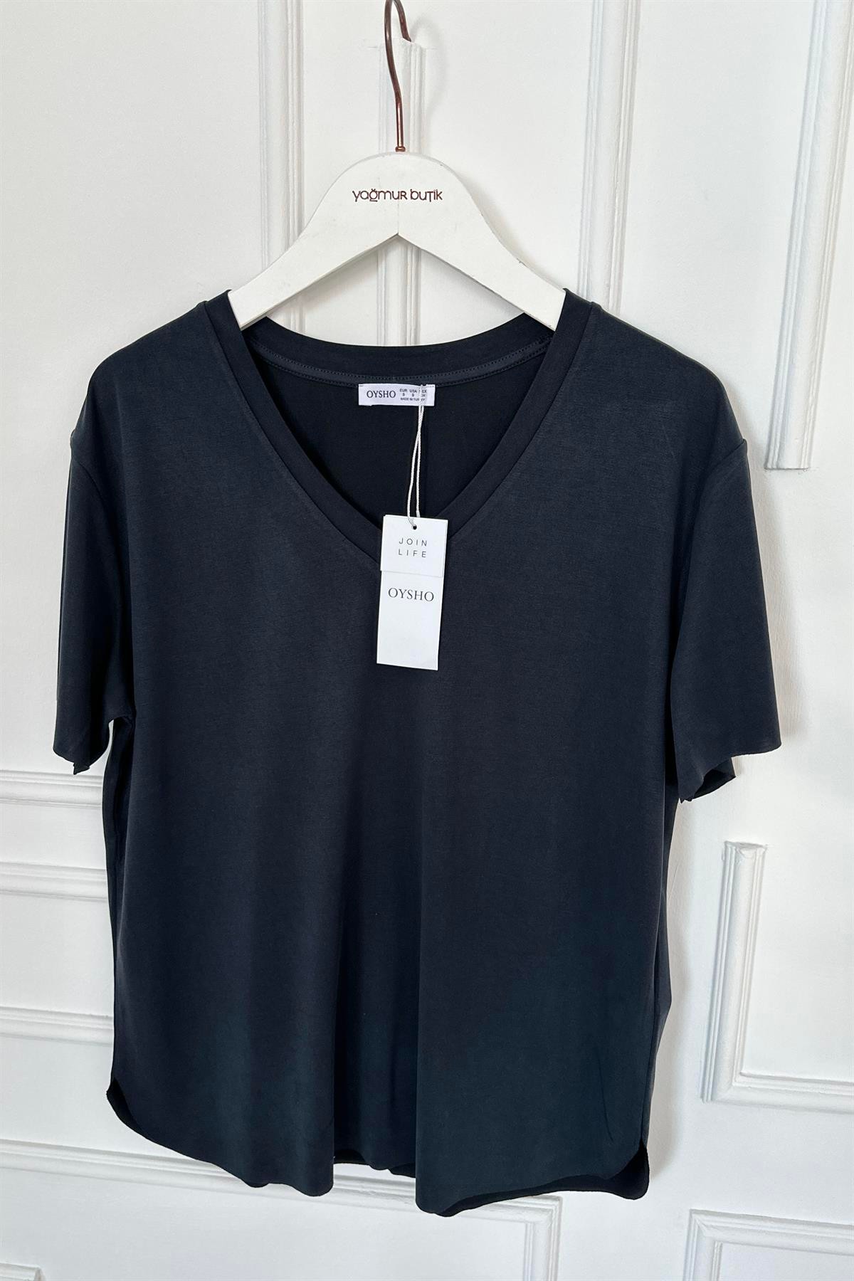 V Yaka Yanları Yırtmaçlı T-Shirt