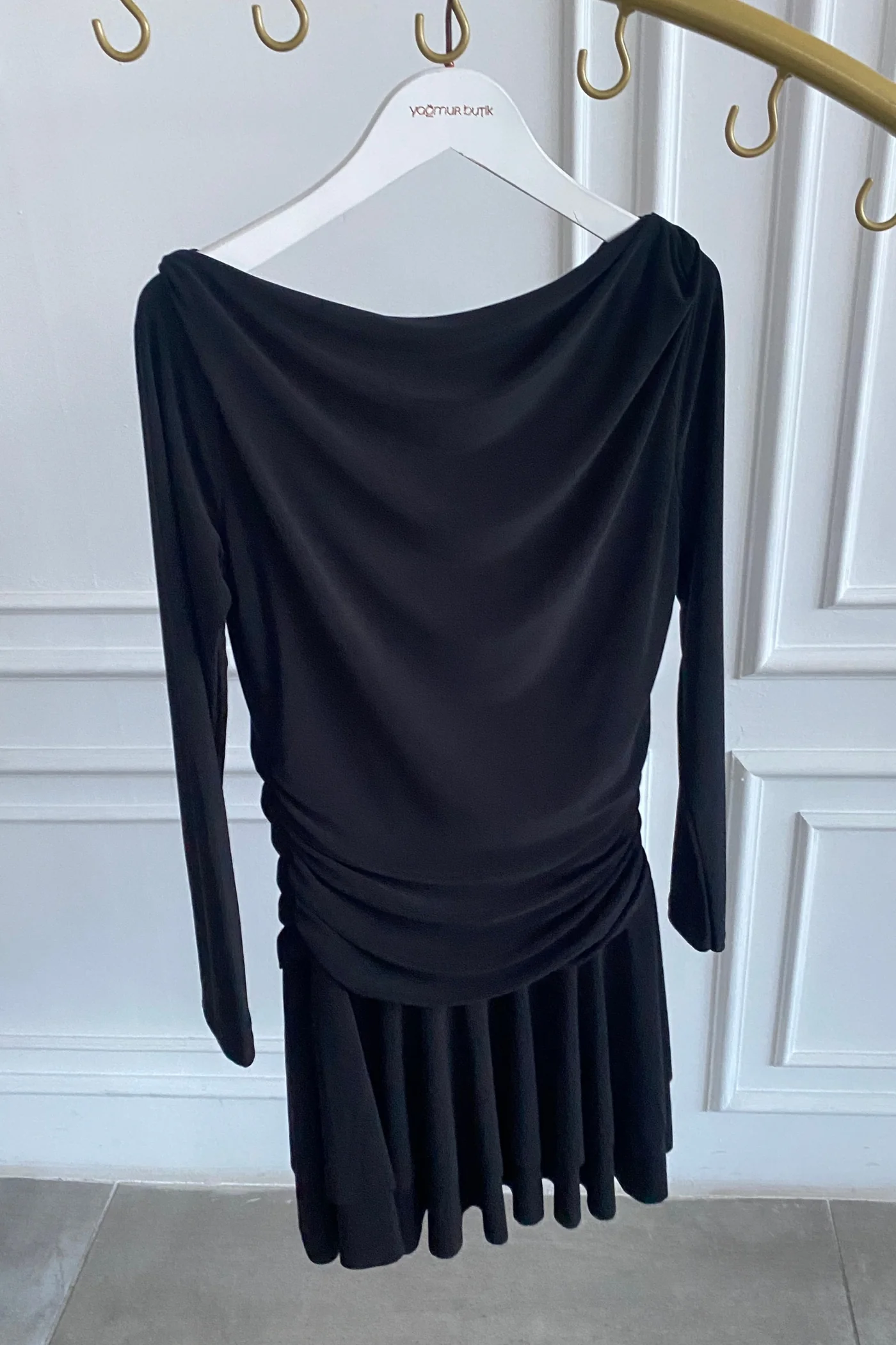 Drape Detaylı Eteği Katlı Elbise