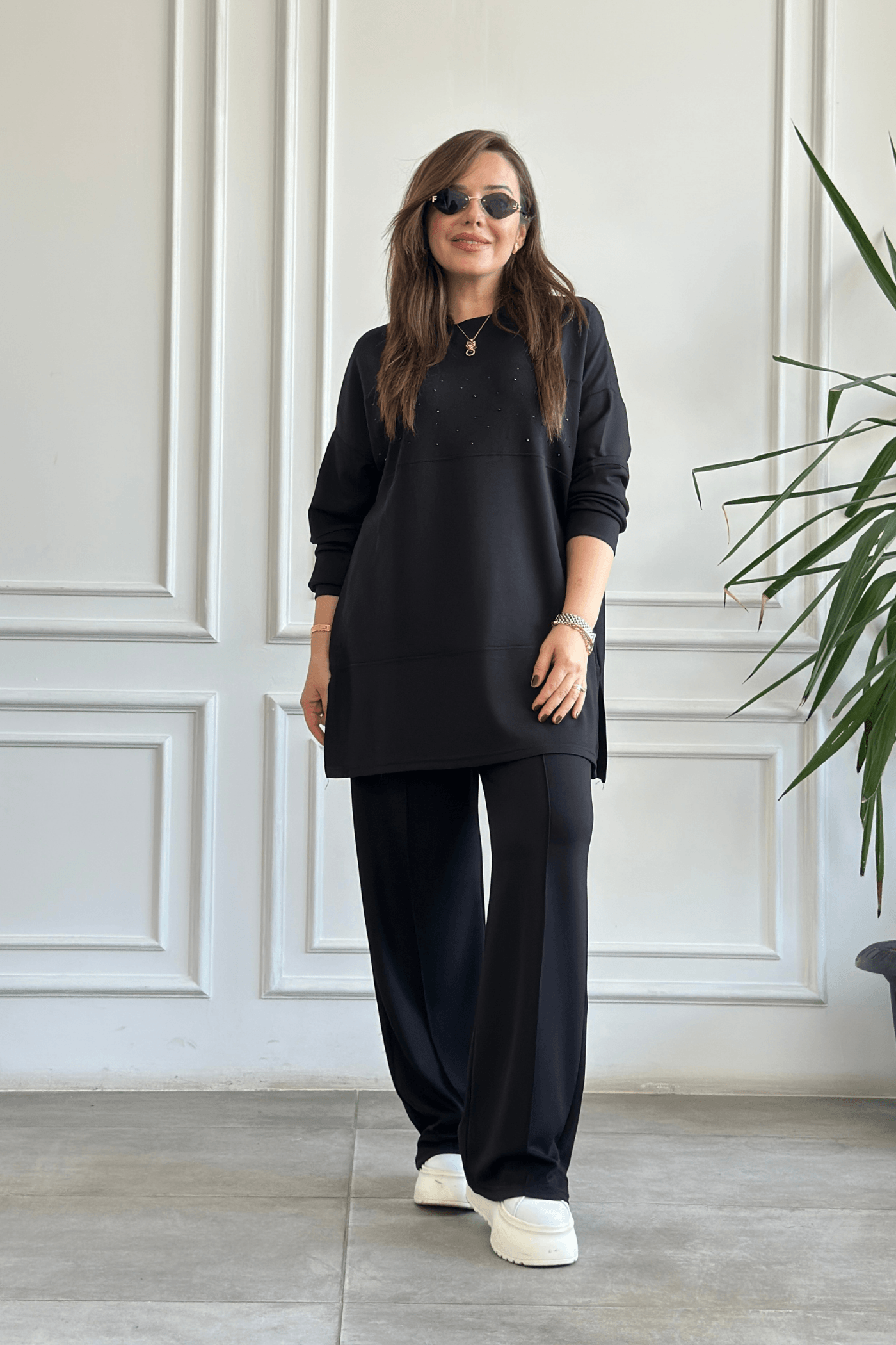 Önü Taş Detaylı Takım