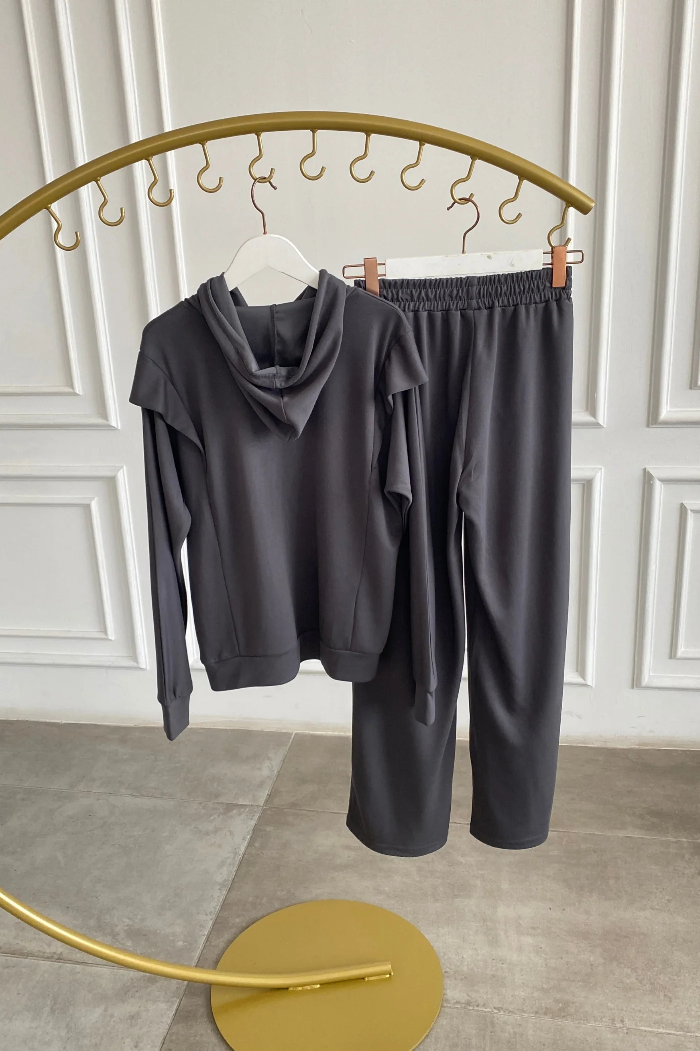 Önü Yazı Nakış İşlemeli Kapşonlu Eşofman Takımı - ANTRASIT