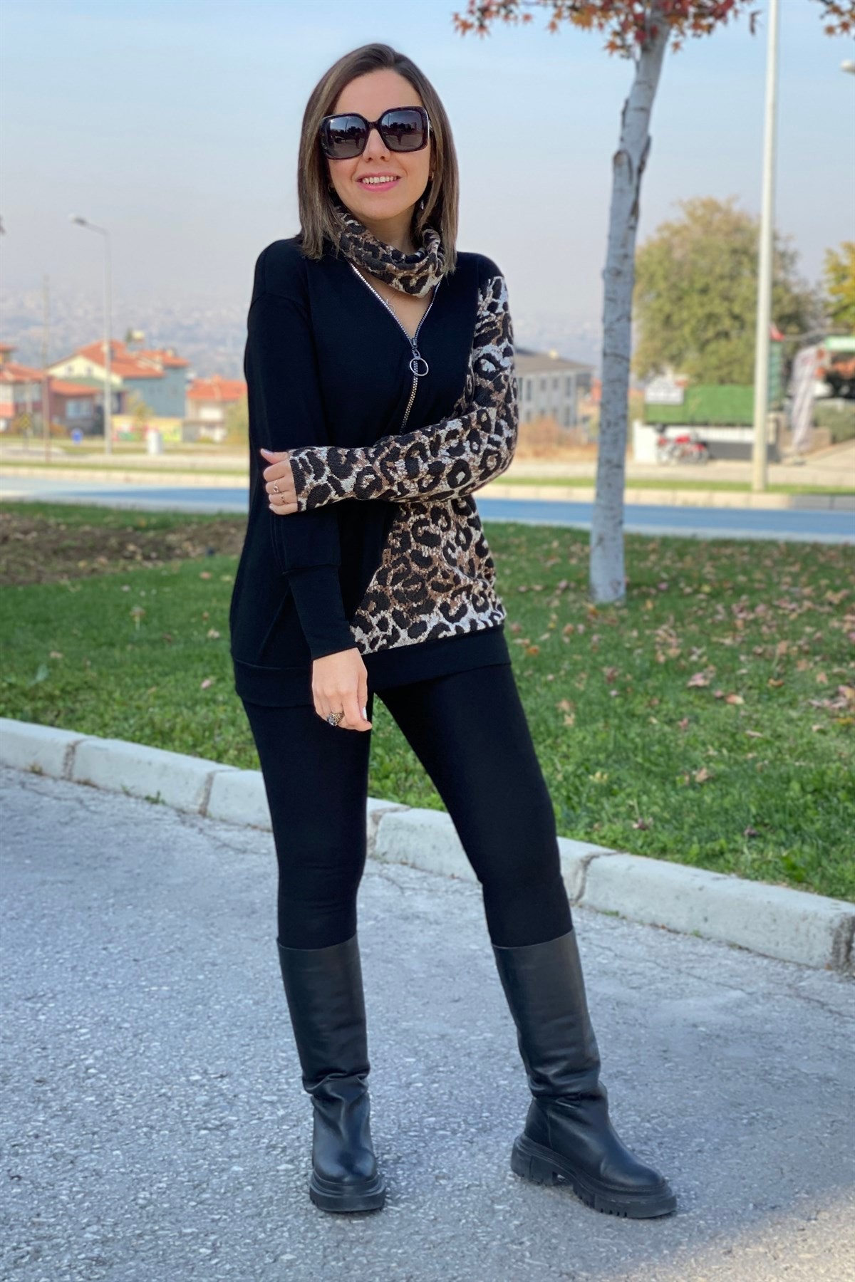 Şal Yaka Fermuarlı Leopar Desenli Bluz