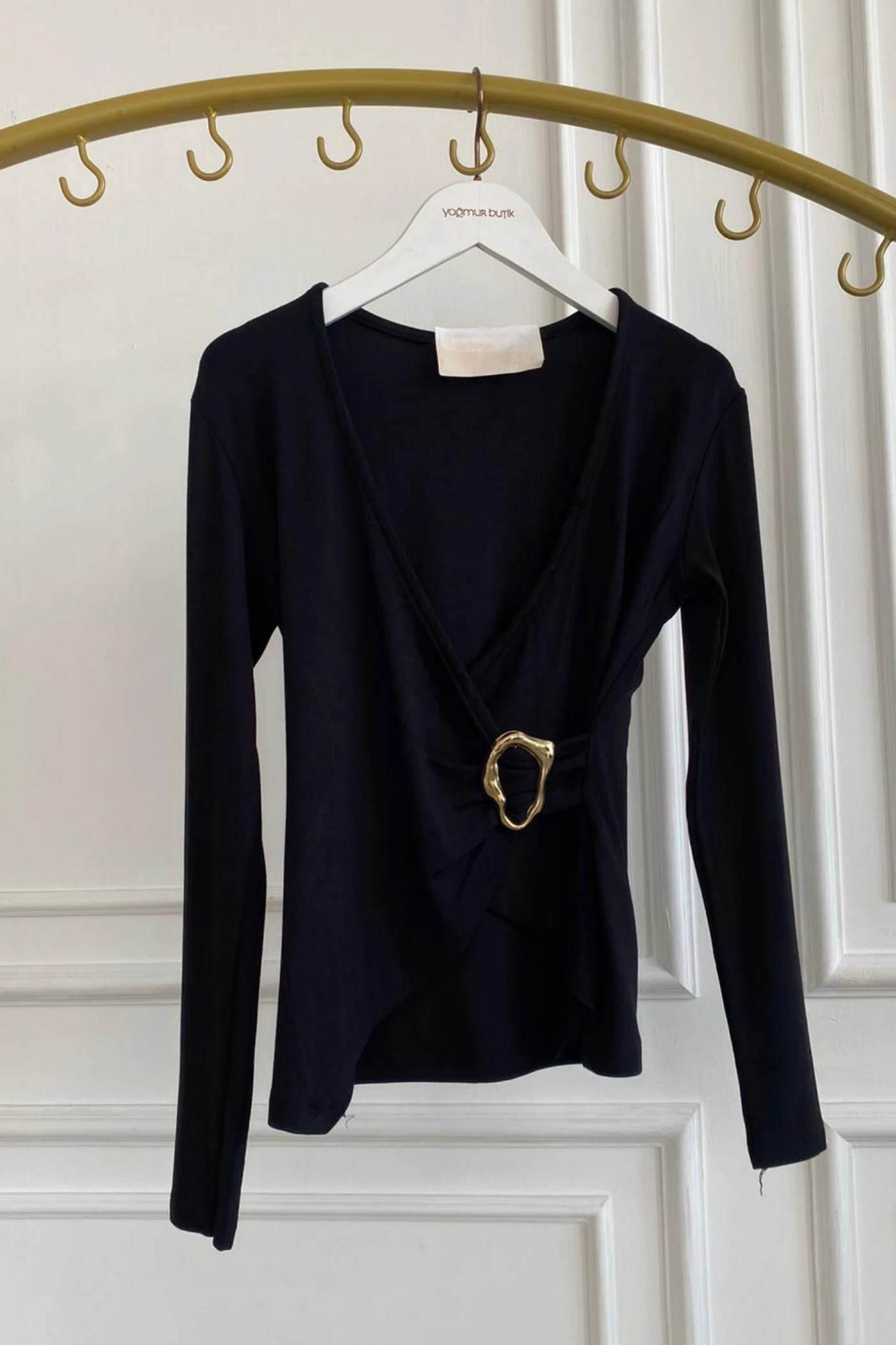 Kruvaze Yaka Toka Detaylı Bluz