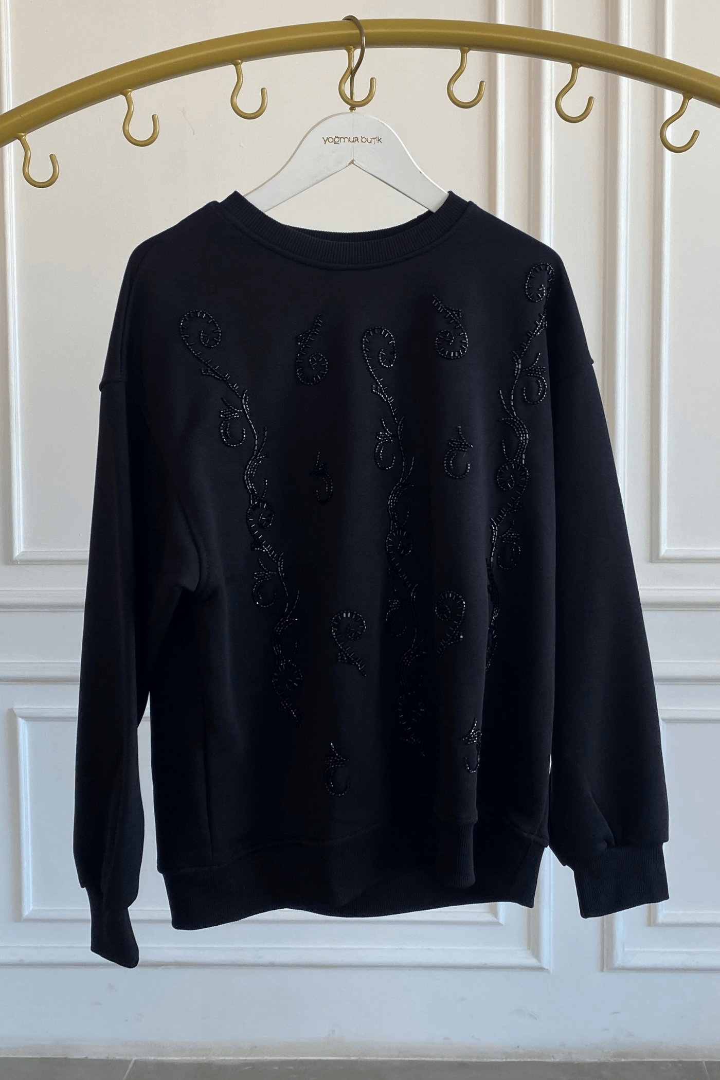 Önü Boncuk İşlemeli Sweat