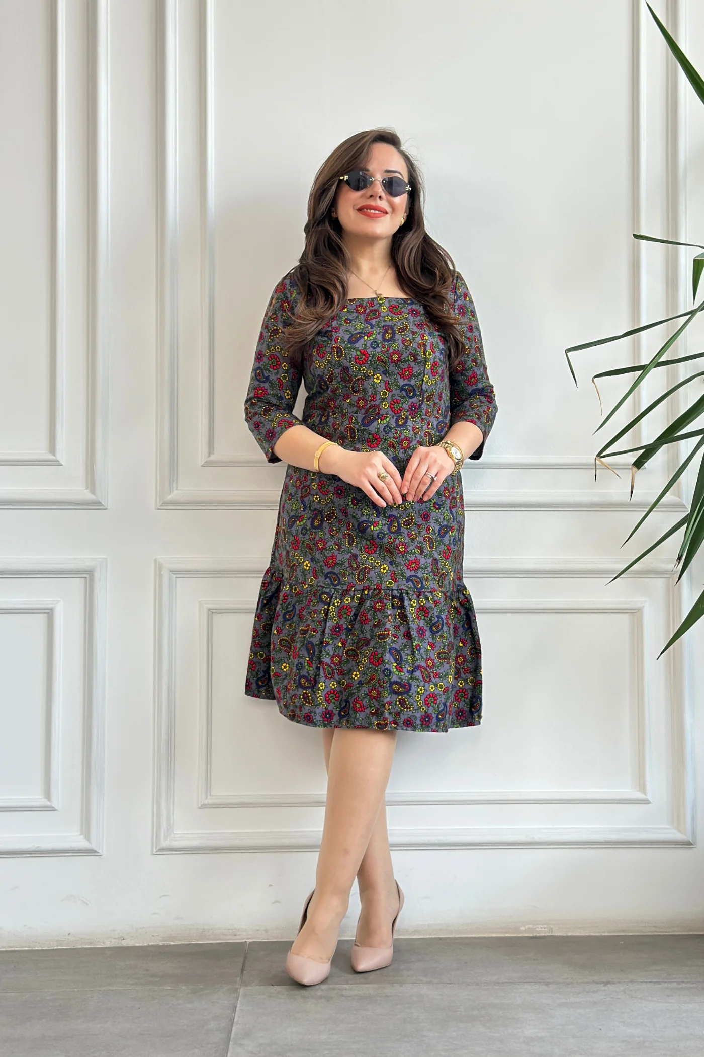 Etek Ucu Fırfırlı Kare Yaka Pazen Elbise - ANTRASIT