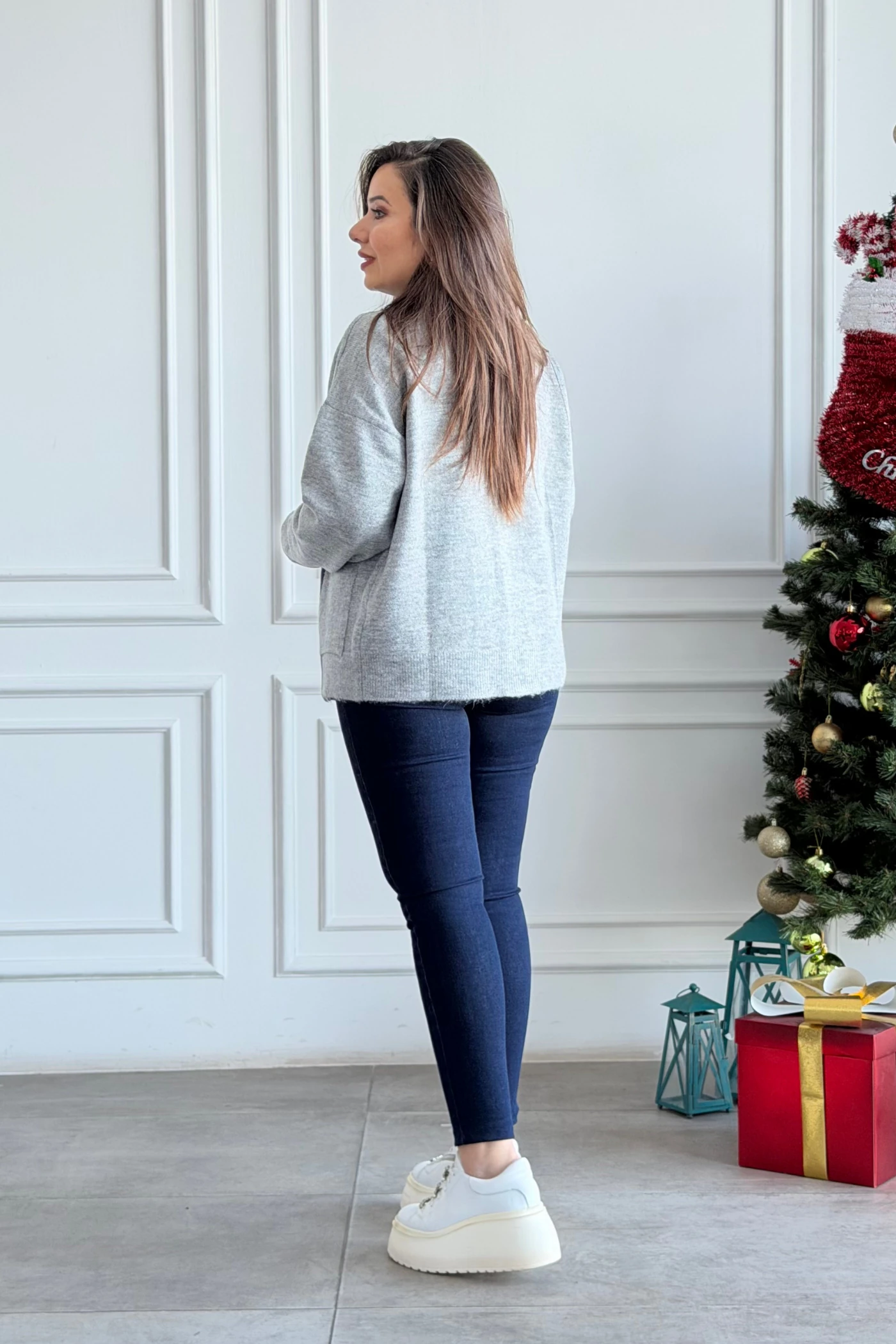 Arma Taş Ve Boncuk İşlemeli V Yaka Hırka 