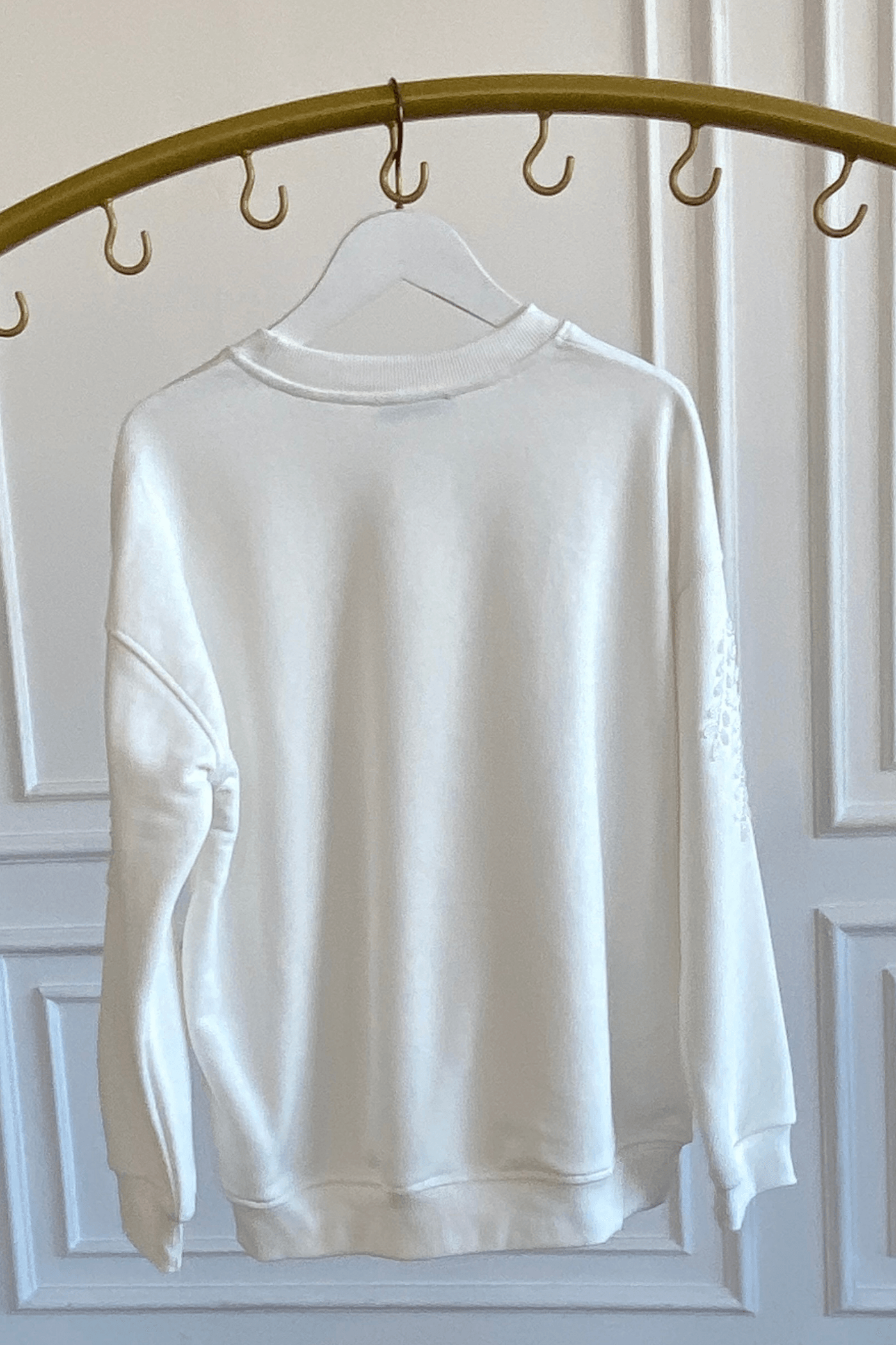 Omuz Ve Kolları Yaprak Boncuk İşlemeli Sweat 