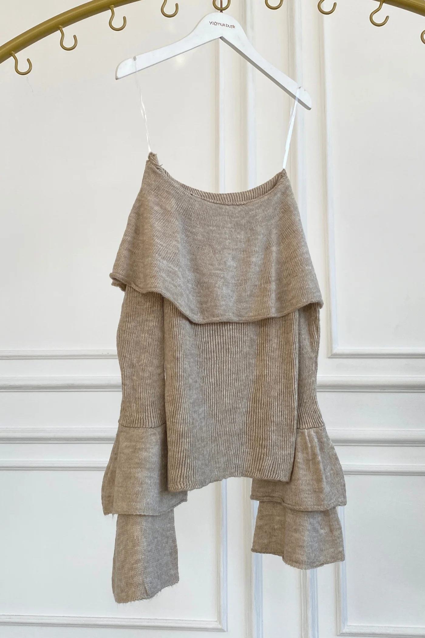 Kolları Fırfır Detaylı Triko 