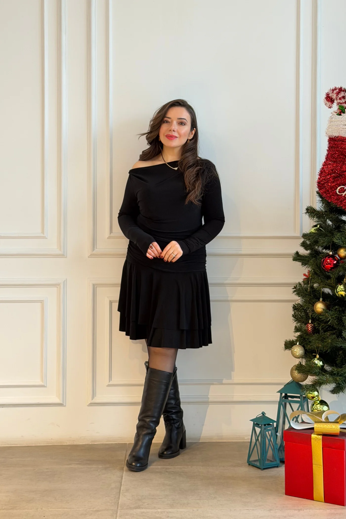 Drape Detaylı Eteği Katlı Elbise