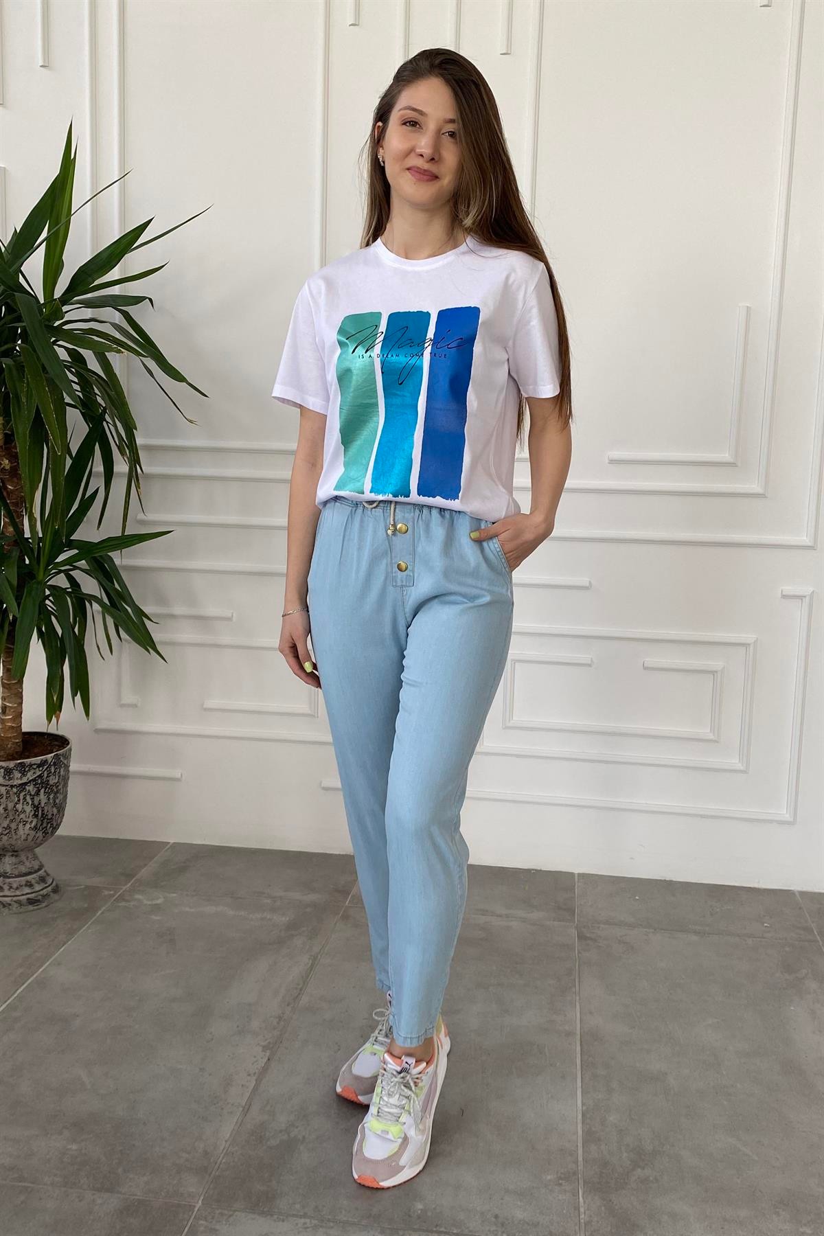 Üç Bloklu Yazı Baskılı T-Shirt