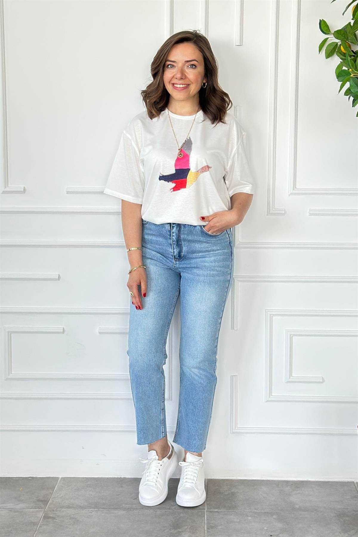Kuş Baskılı Taş Detaylı T-Shirt