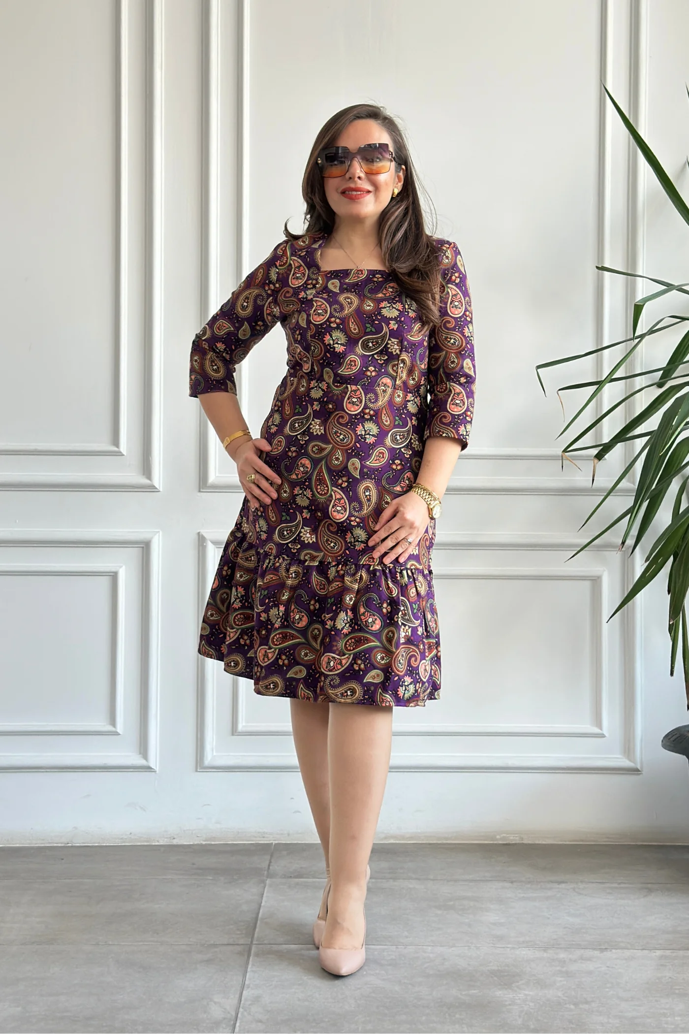 Etek Ucu Fırfırlı Kare Yaka Pazen Elbise - MOR