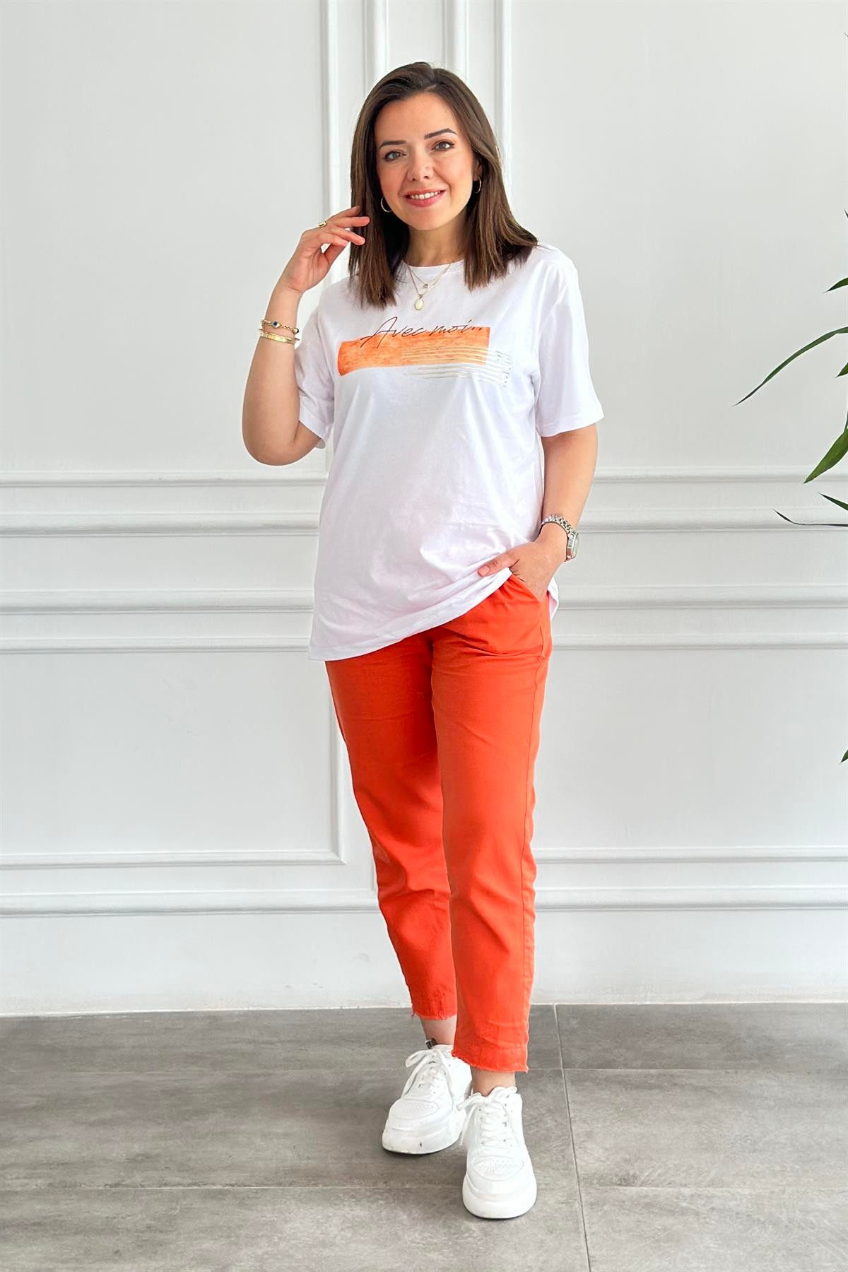 Önü Yazı Baskılı T-Shirt