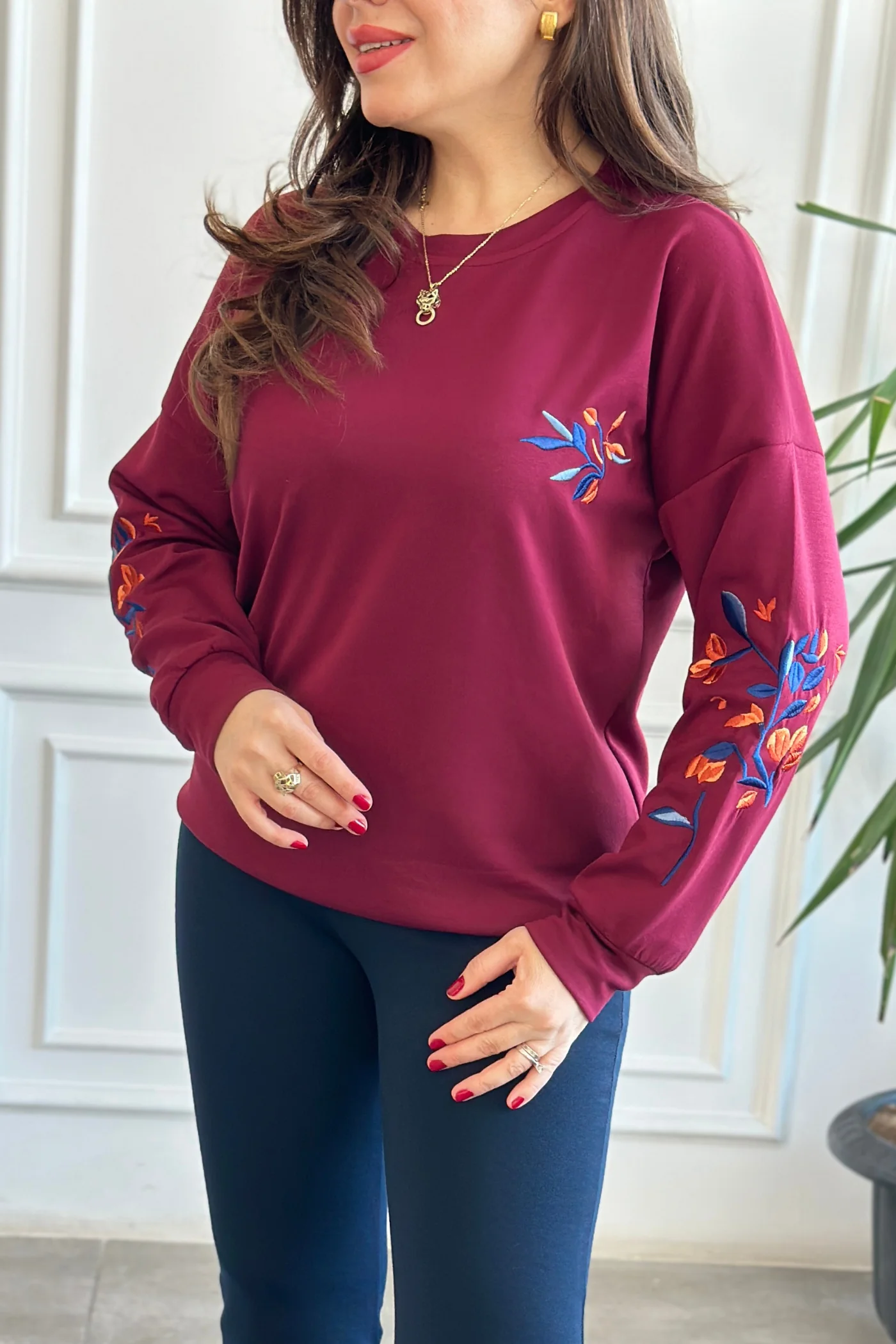 Önü Ve Kolları Nakış İşlemeli Sweat 