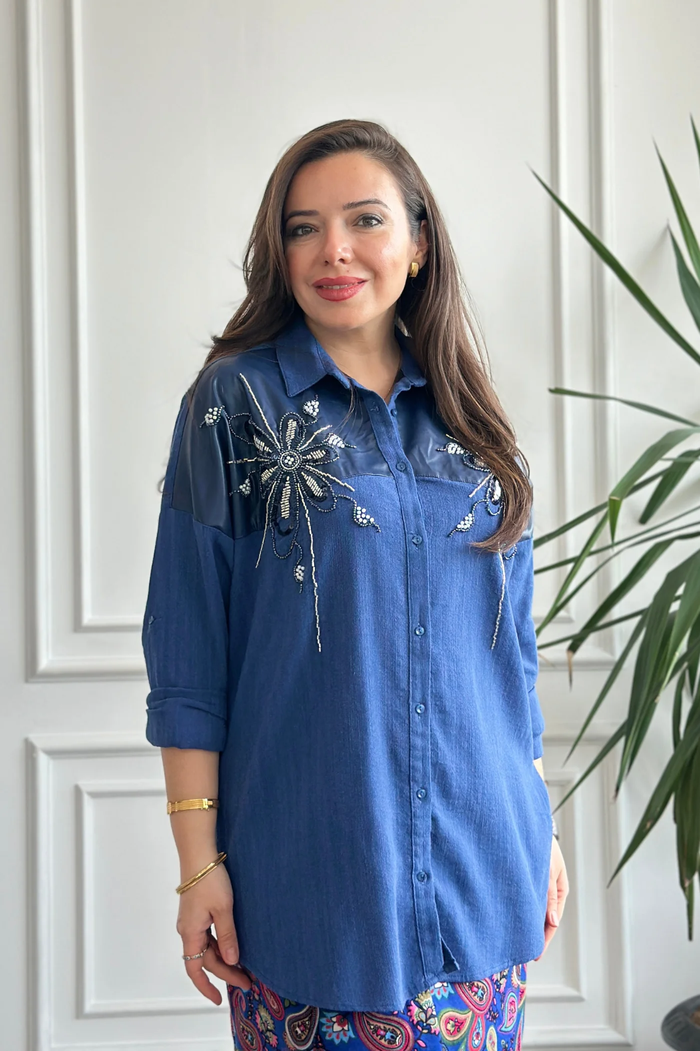 Pul Ve Boncuk İşlemeli Deri Detaylı Gömlek - LACIVERT