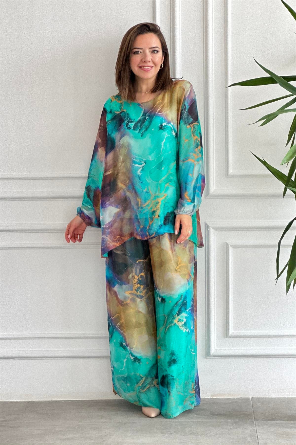 Batik Desenli İpek Takım