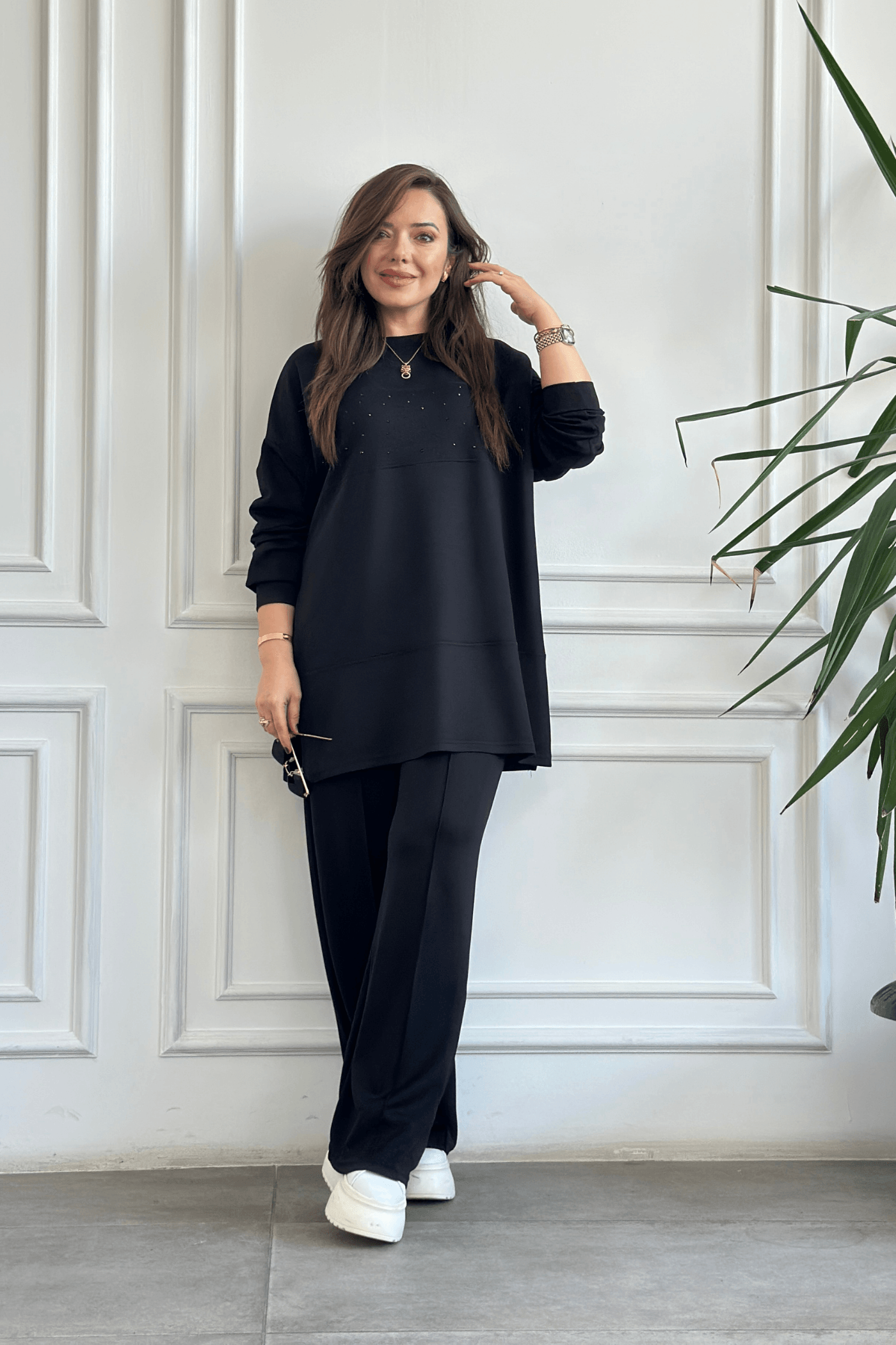 Önü Taş Detaylı Takım