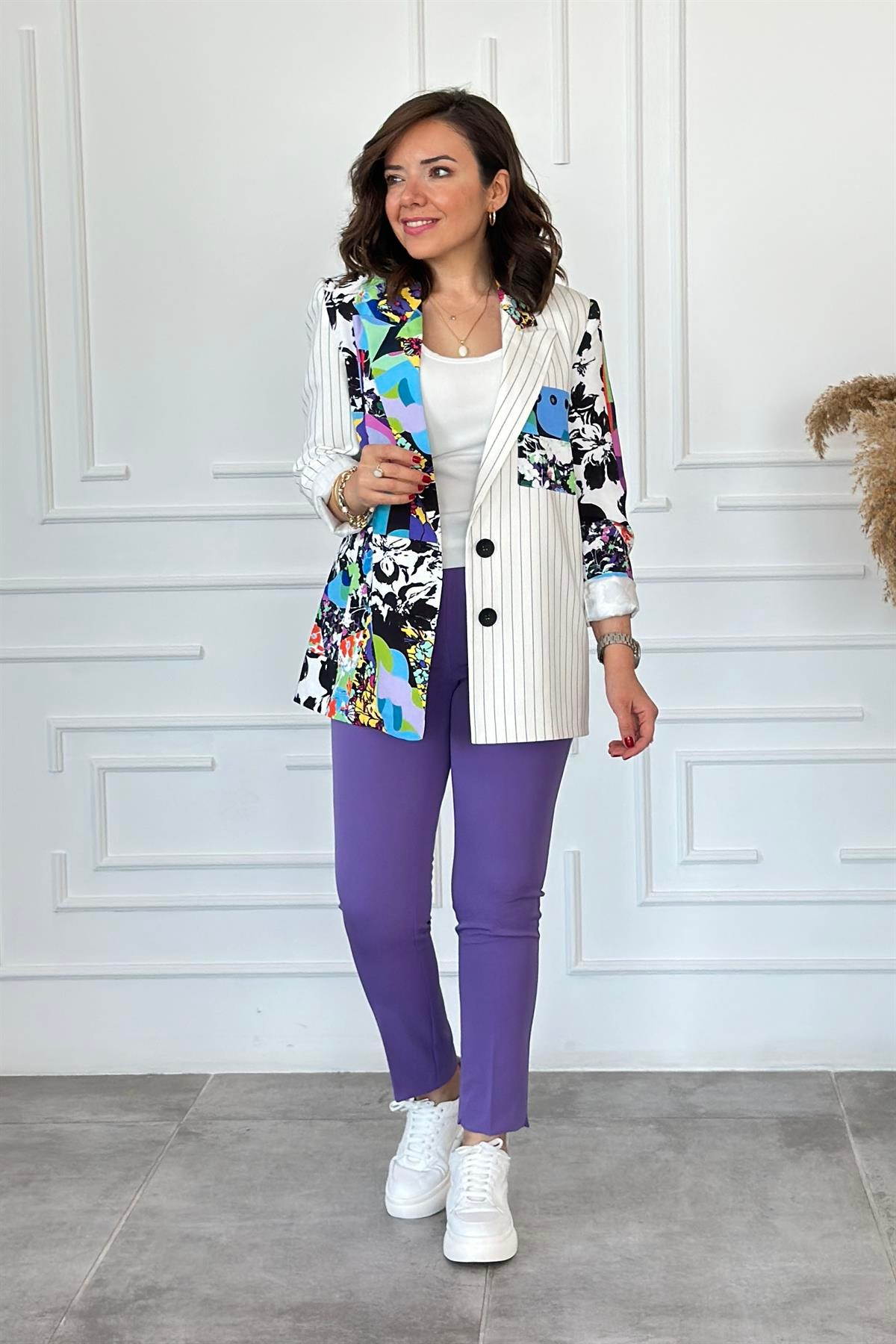Çiçek Desenli Çizgili Blazer Ceket