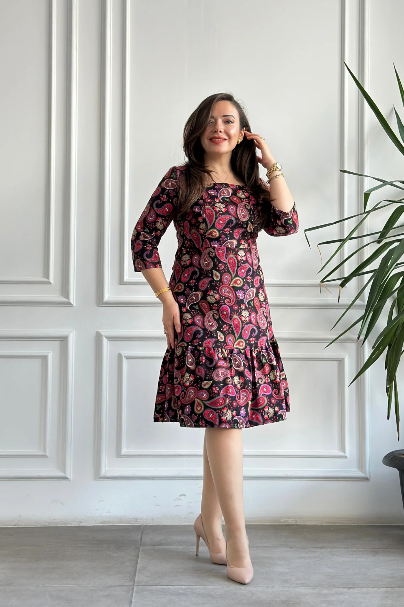 Etek Ucu Fırfırlı Kare Yaka Pazen Elbise - SIYAH MOR