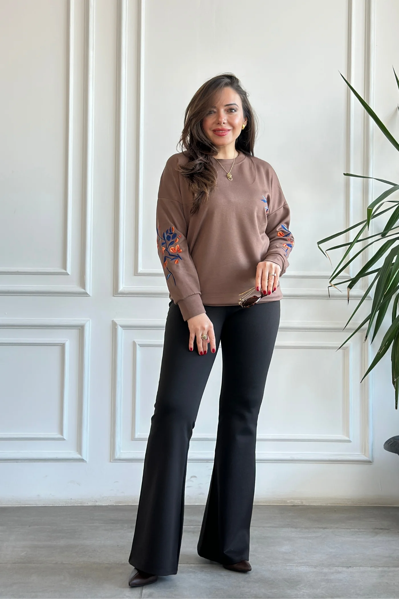 Önü Ve Kolları Nakış İşlemeli Sweat  - CAMEL