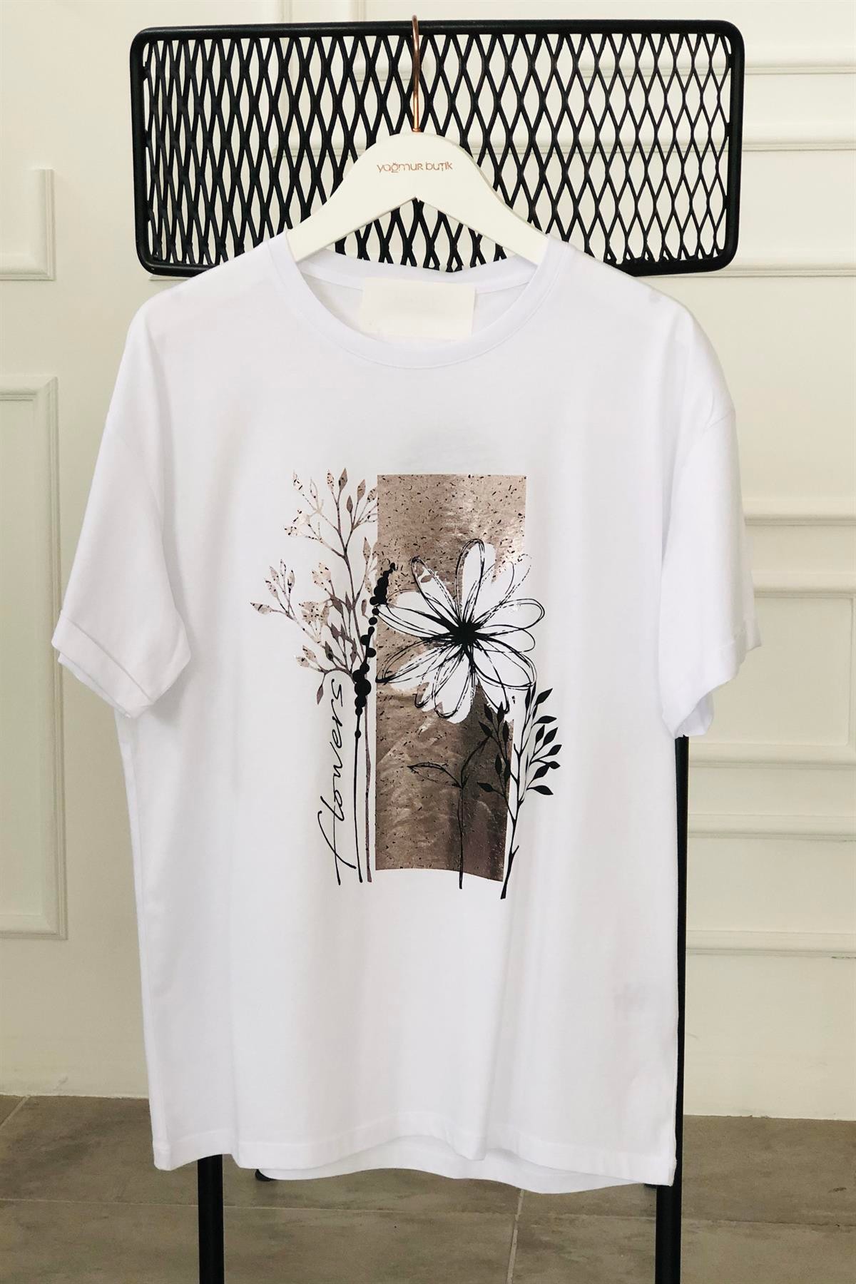 Çiçek Baskılı T-Shirt