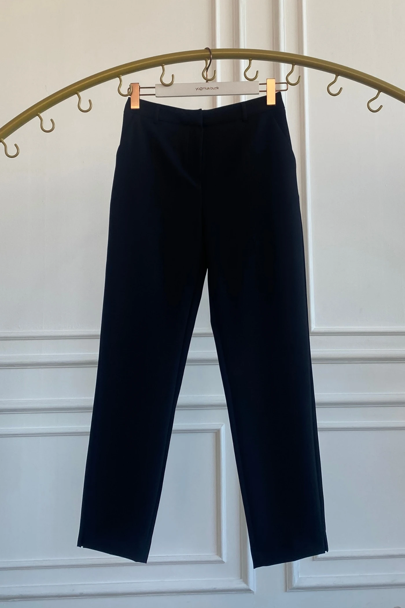 Agraf Kapamalı Yan Cep Detaylı Kumaş Pantolon