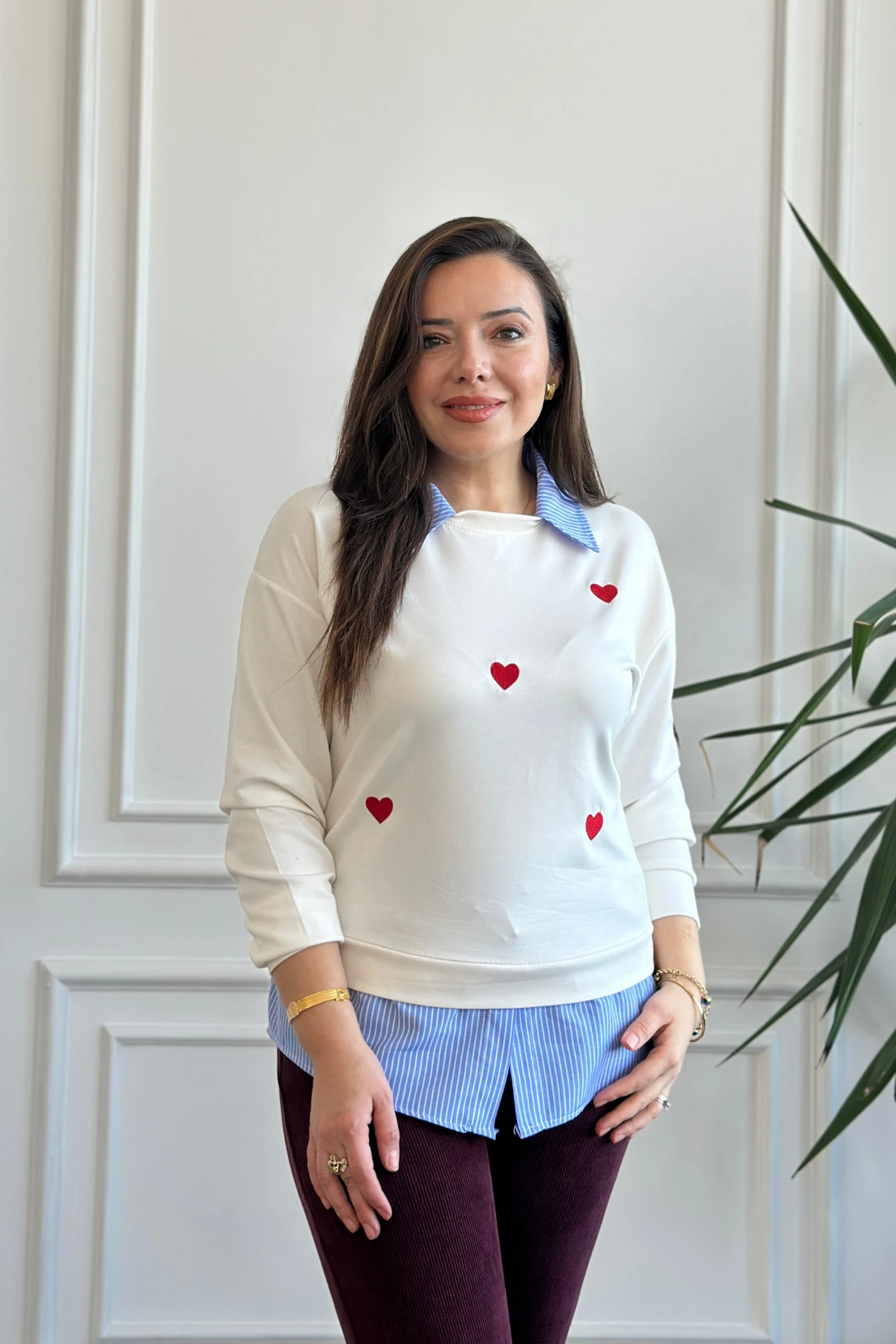 Kalp Nakışlı Polo Yaka Gömlek Detaylı Sweat