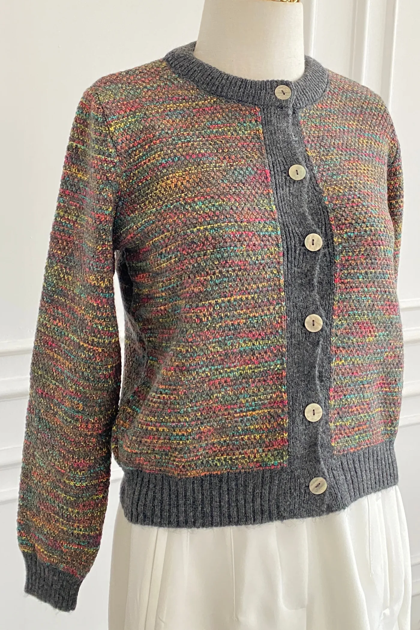 Önden Düğme Detaylı Renkli Triko Ceket