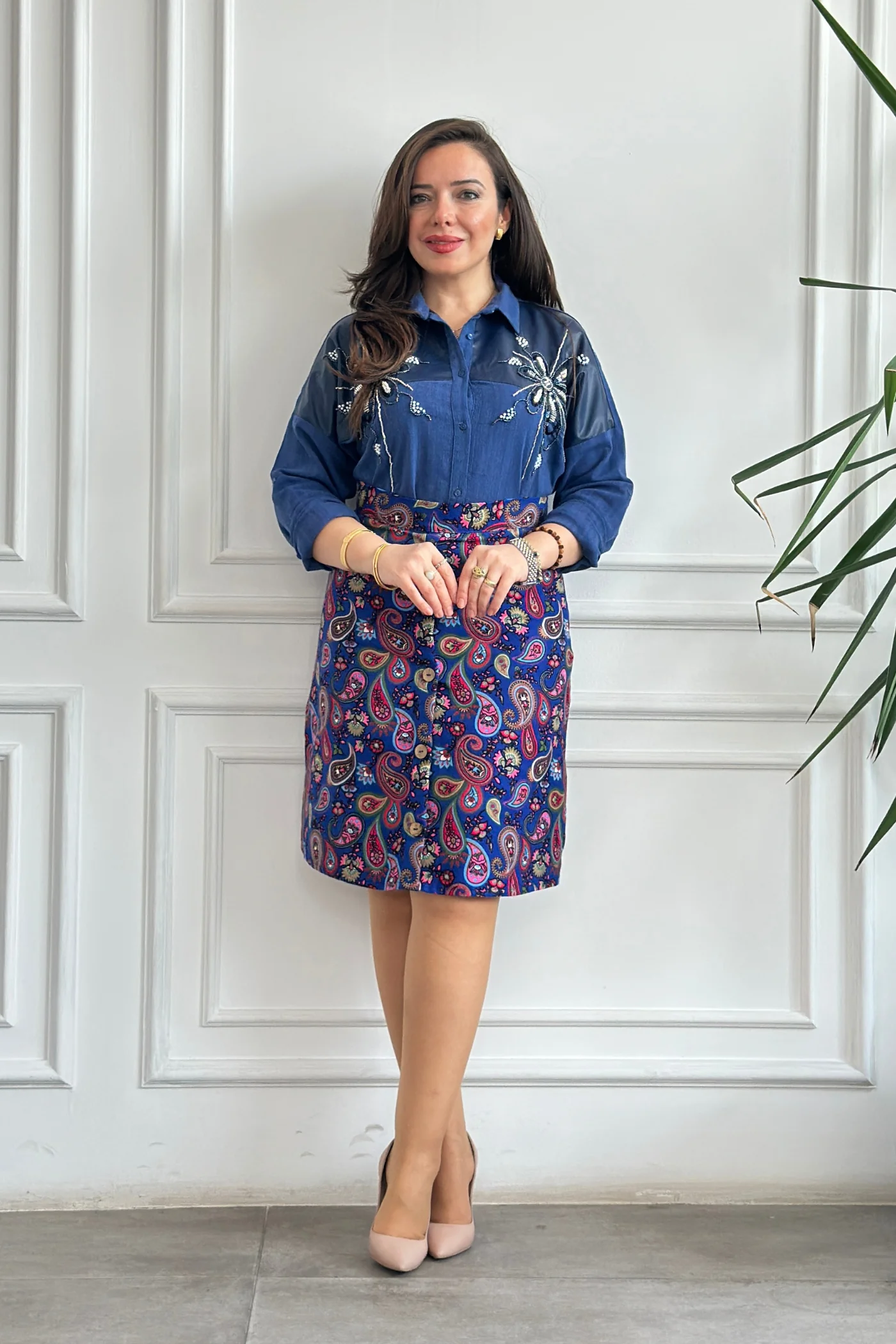 Pul Ve Boncuk İşlemeli Deri Detaylı Gömlek