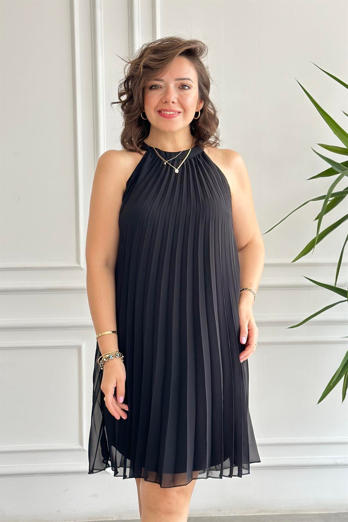 Halter Yaka Piliseli Elbise