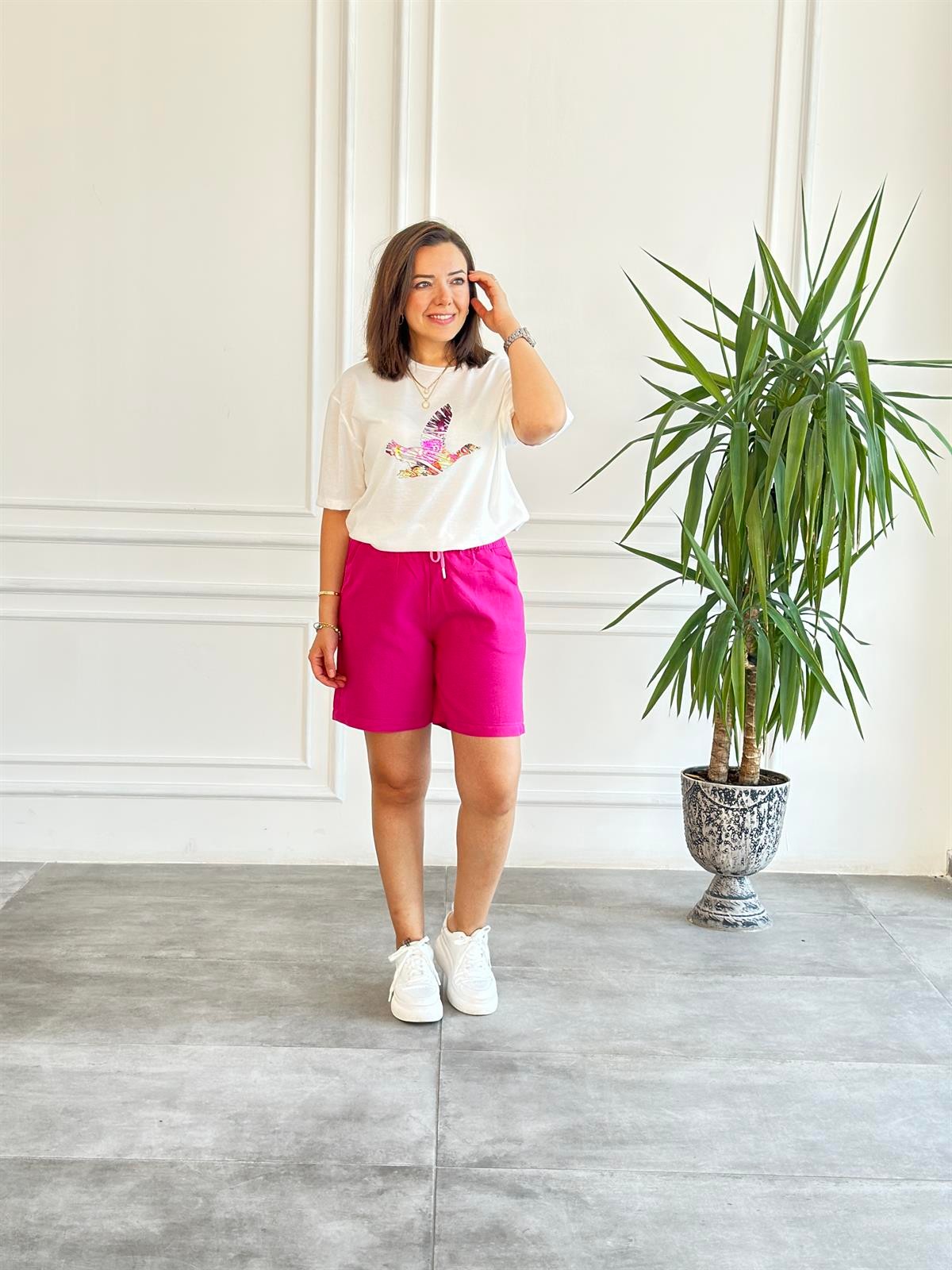 Renkli Kuş Baskılı T-Shirt