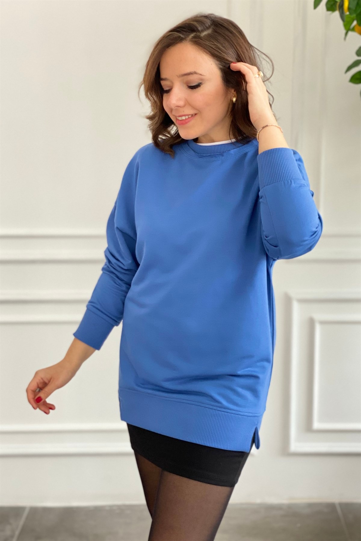 Yırtmaç Detaylı Bisiklet Yaka Sweat