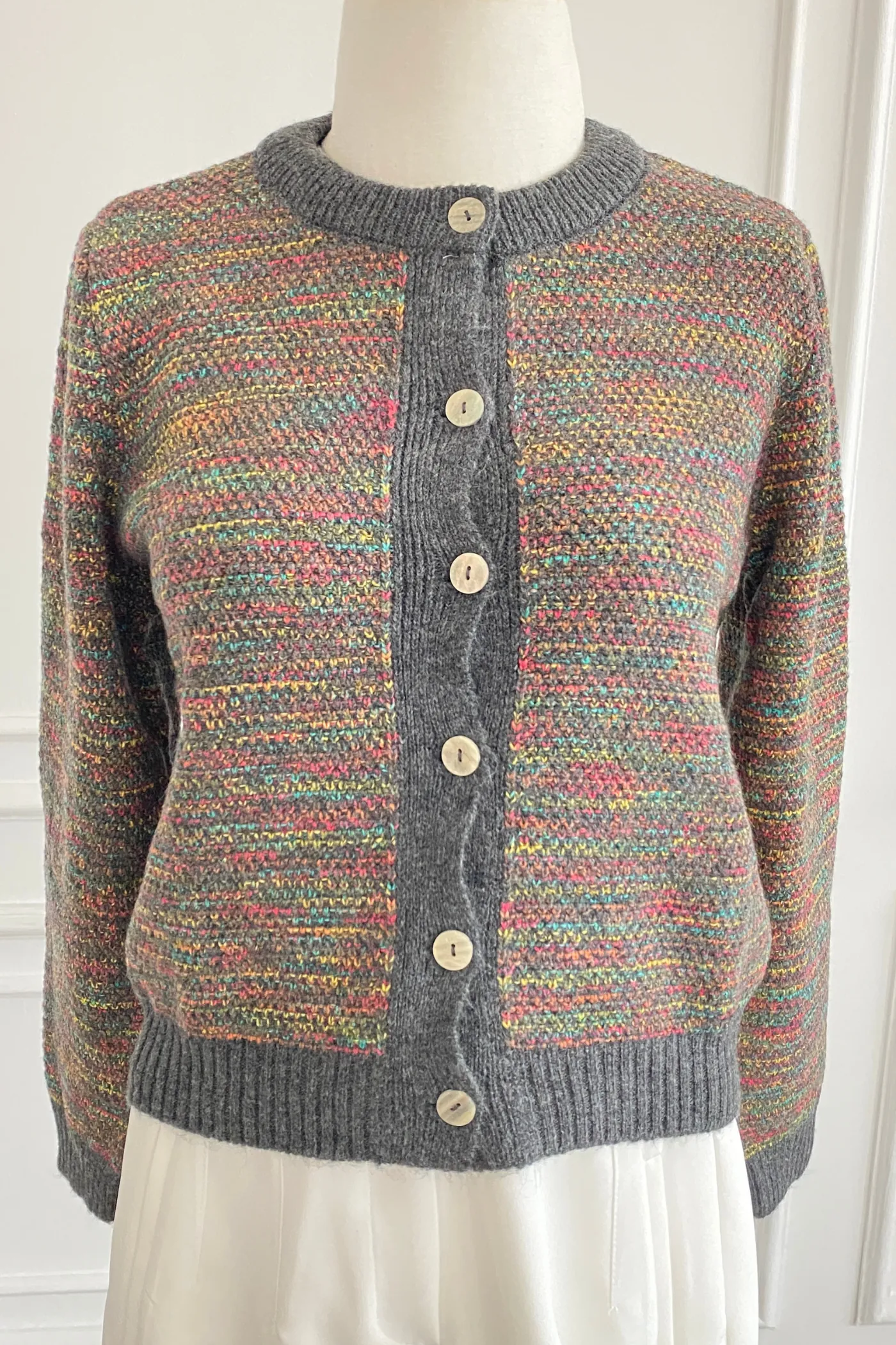 Önden Düğme Detaylı Renkli Triko Ceket